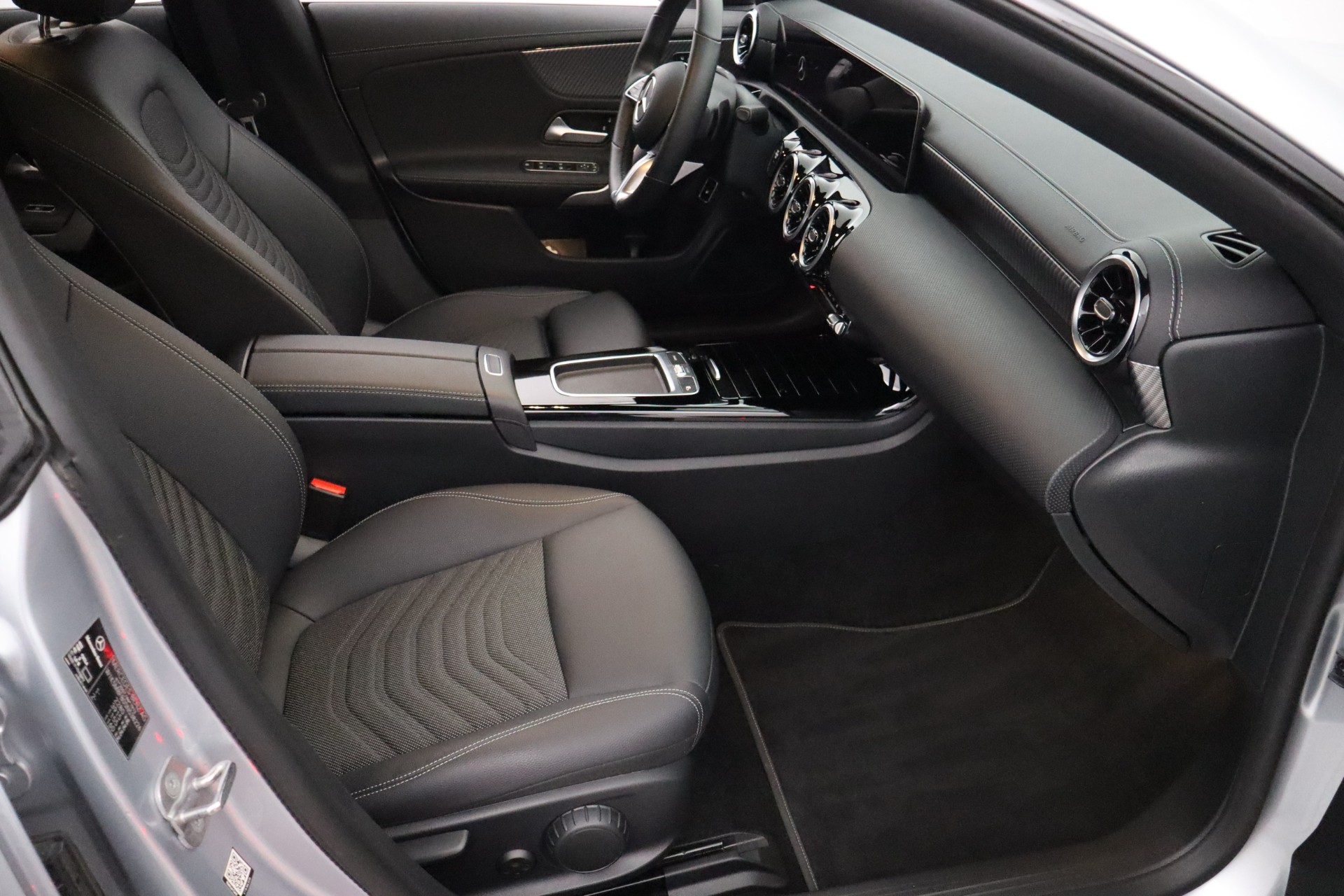 Mercedes-Benz CLA 2025