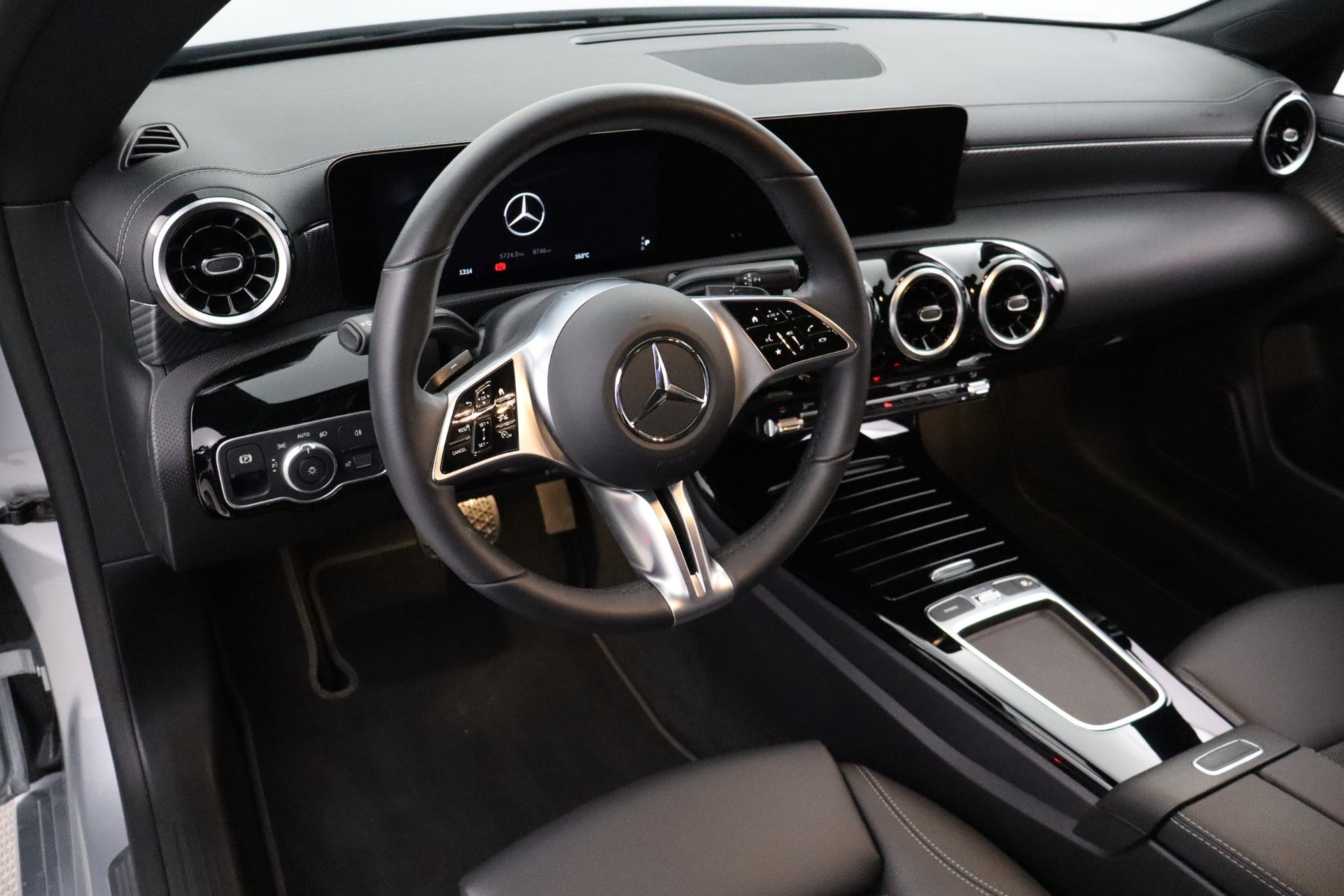 Mercedes-Benz CLA 2025