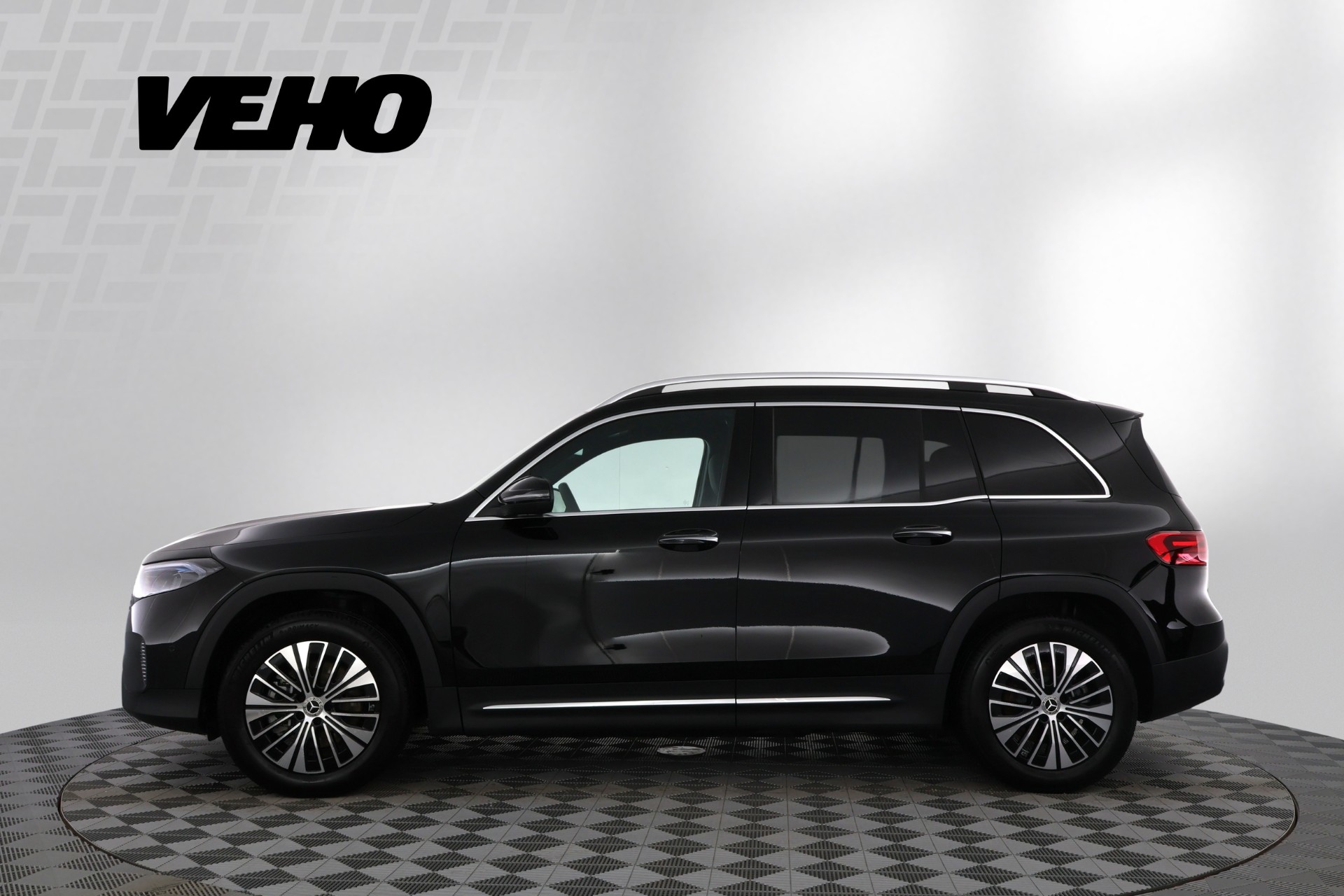 Mercedes-Benz EQB 2026