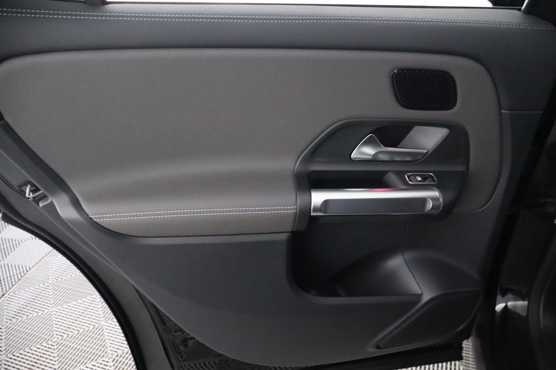 Mercedes-Benz EQB 2026