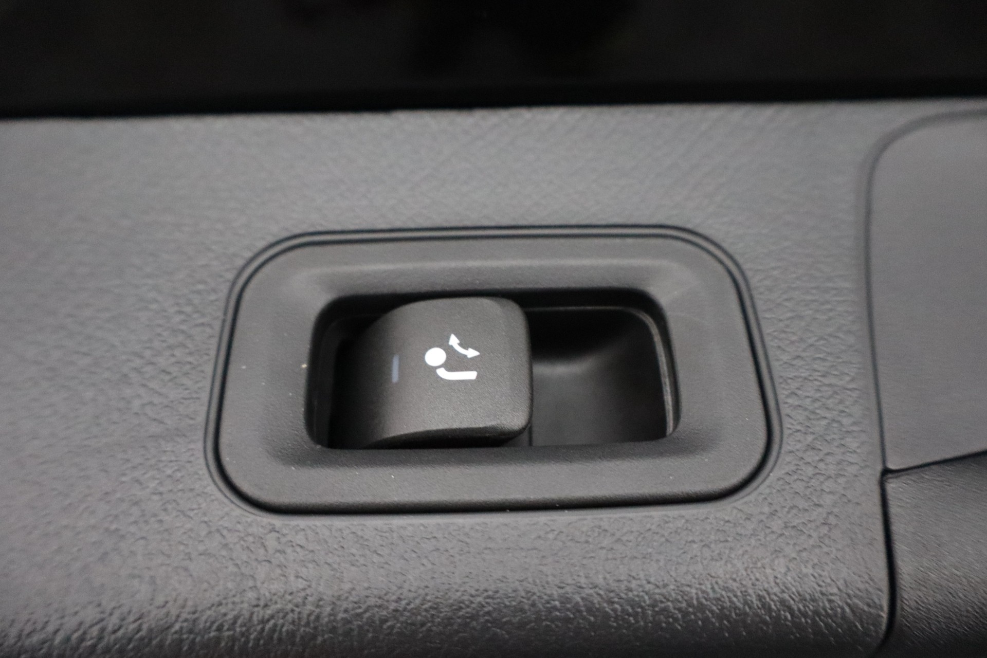 Mercedes-Benz EQB 2026