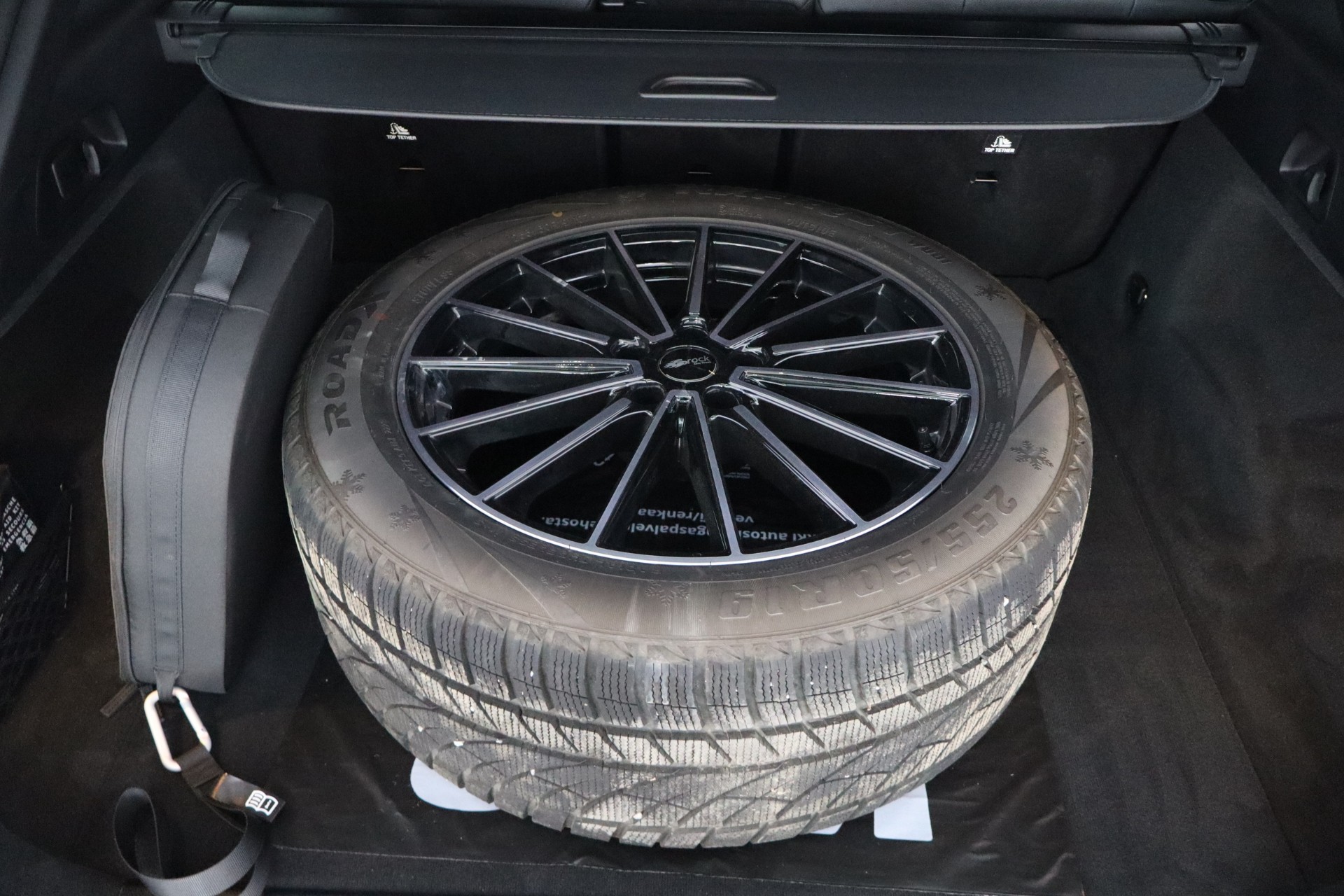 Mercedes-Benz EQE SUV 2024