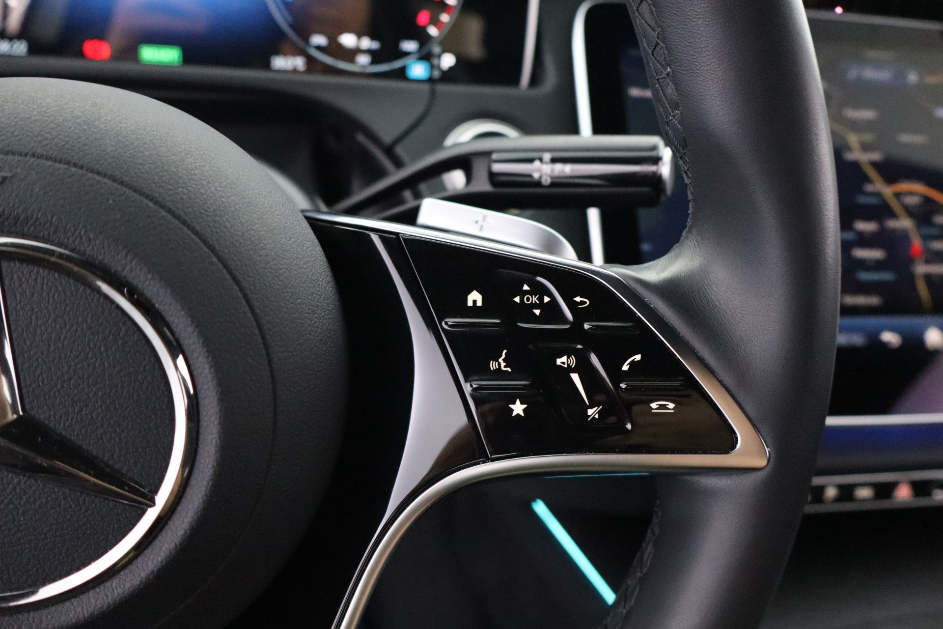 MERCEDES-BENZ E 2025