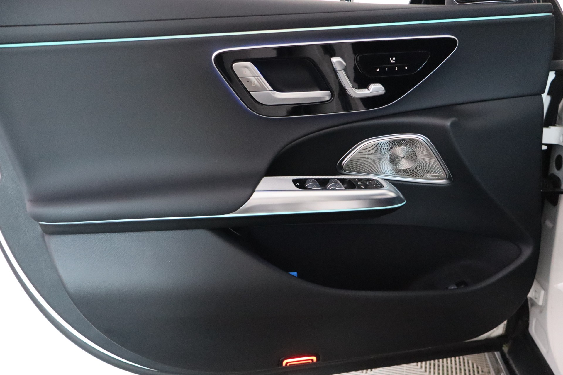 MERCEDES-BENZ E 2025