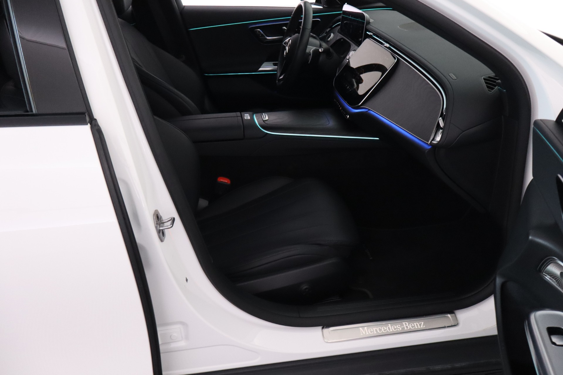 MERCEDES-BENZ E 2025
