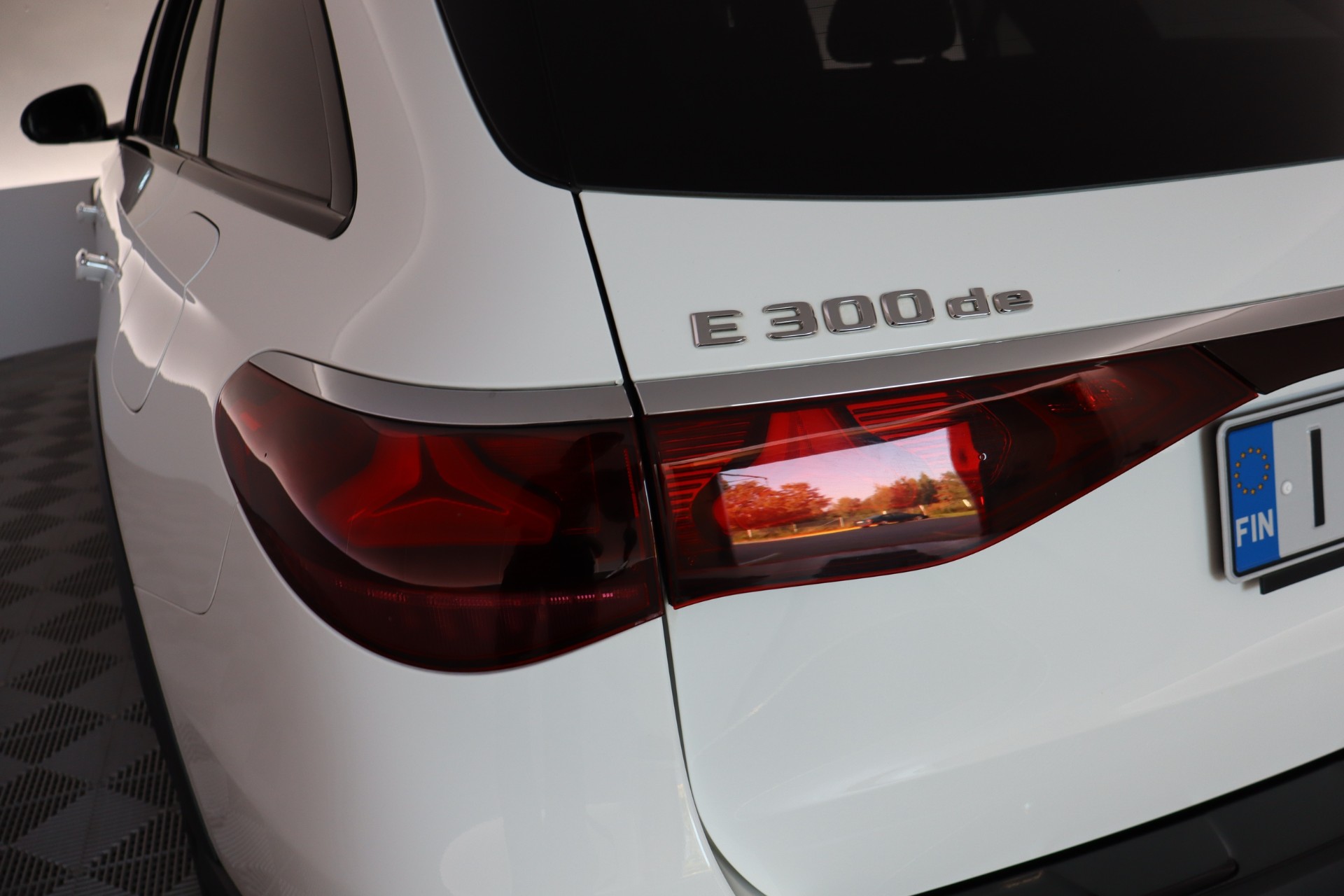 MERCEDES-BENZ E 2025