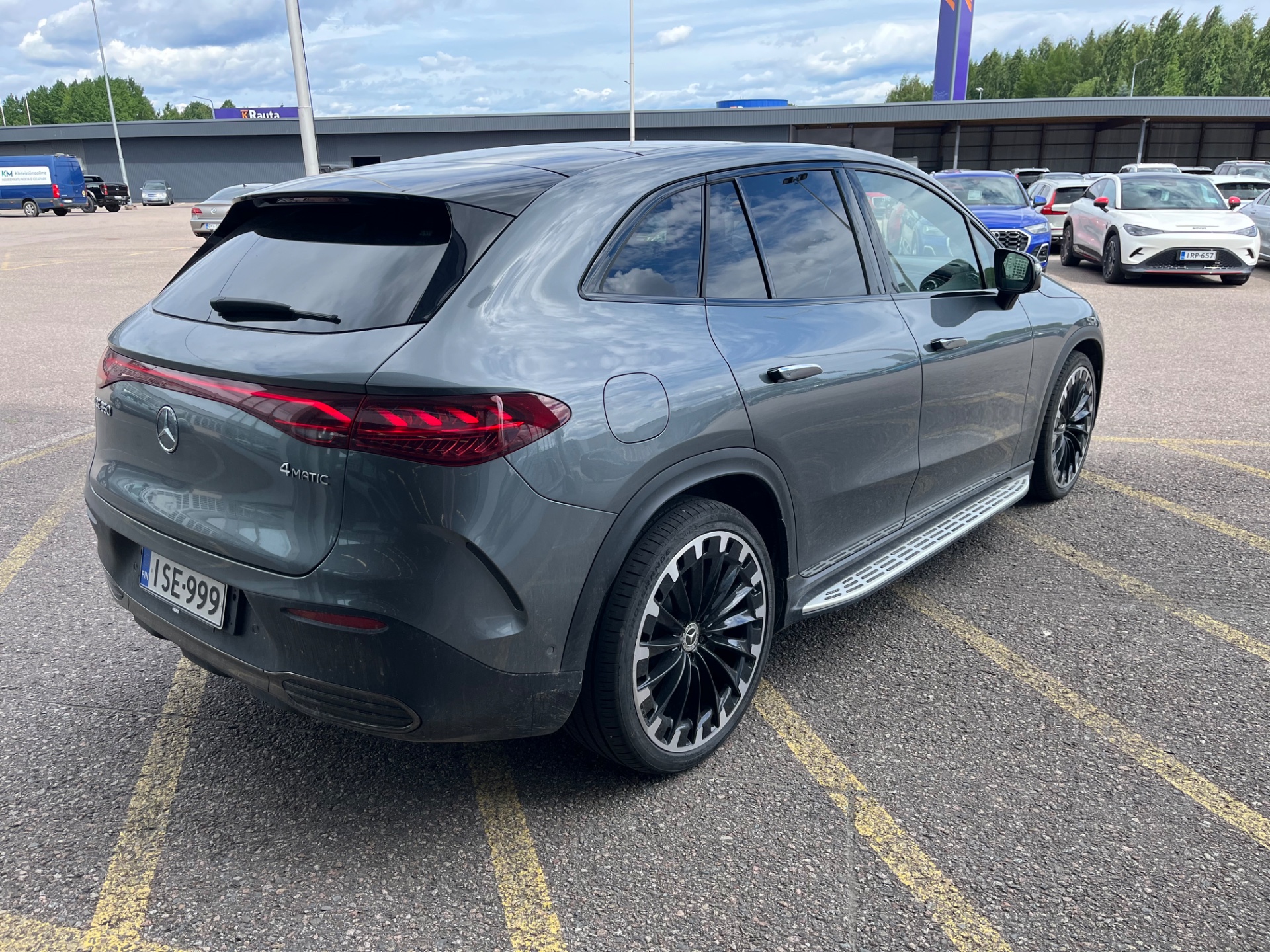 Mercedes-Benz EQE SUV 2024