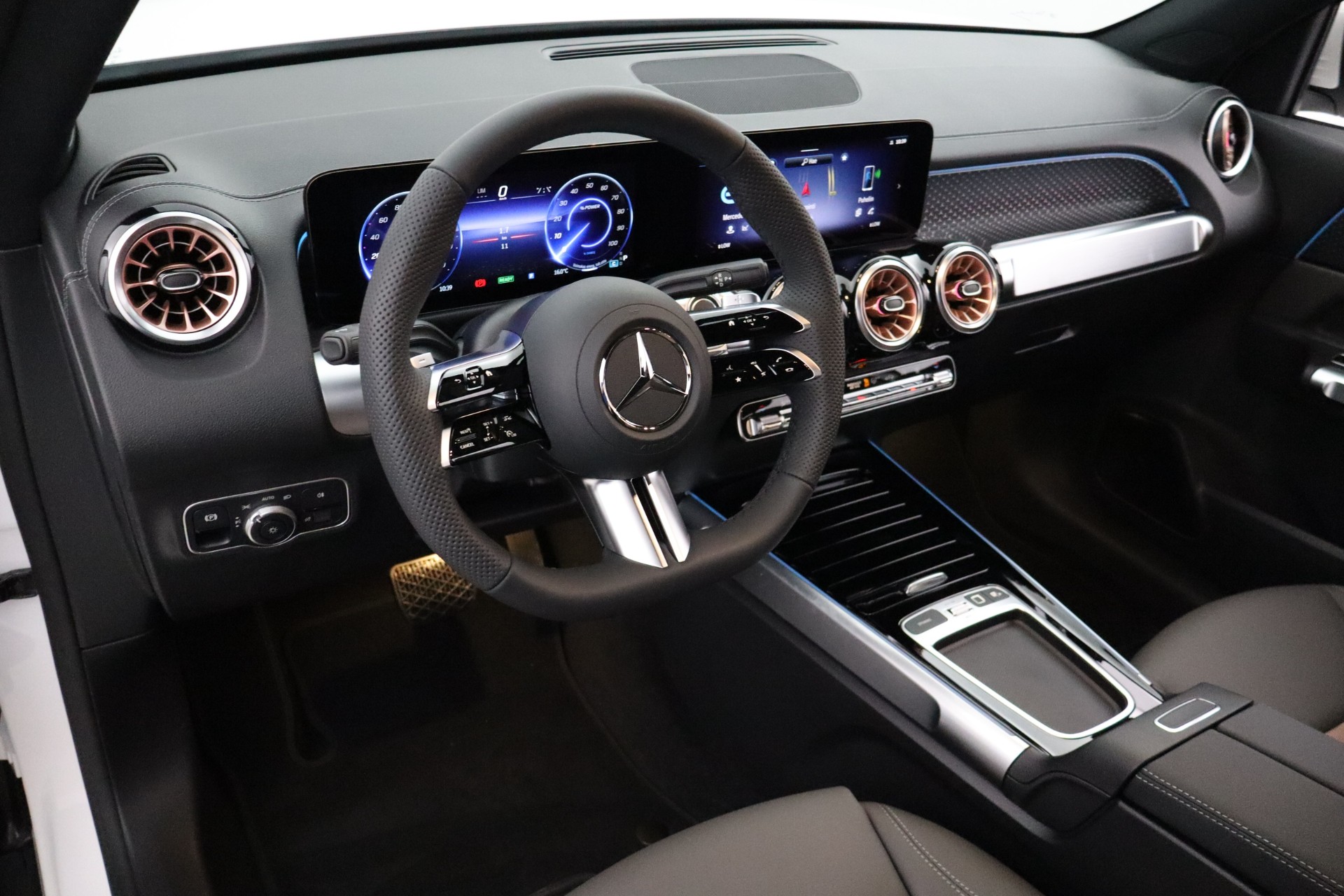 Mercedes-Benz EQB 2025