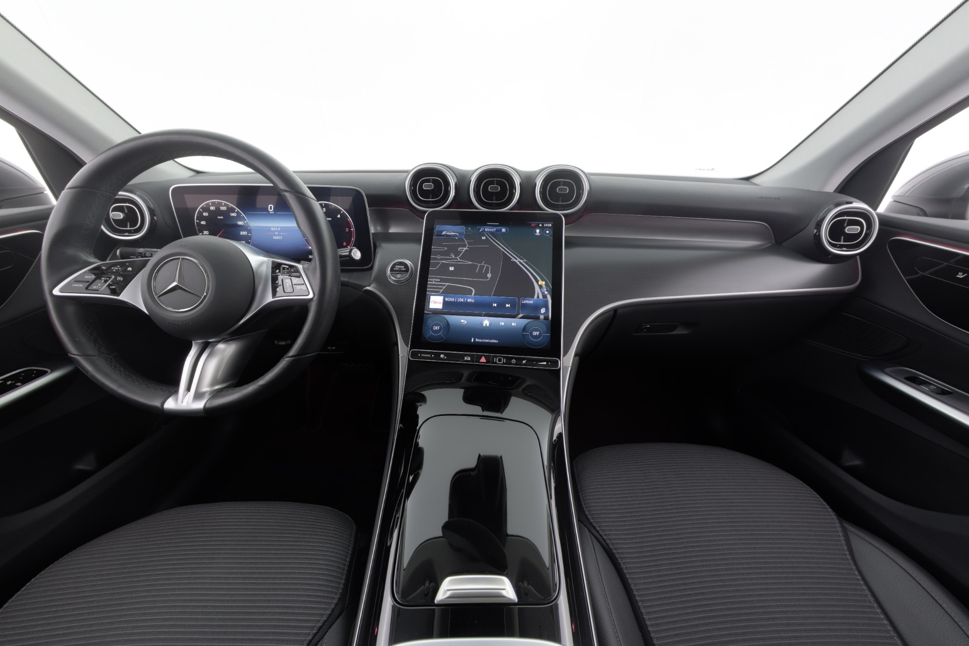 MERCEDES-BENZ GLC 2023