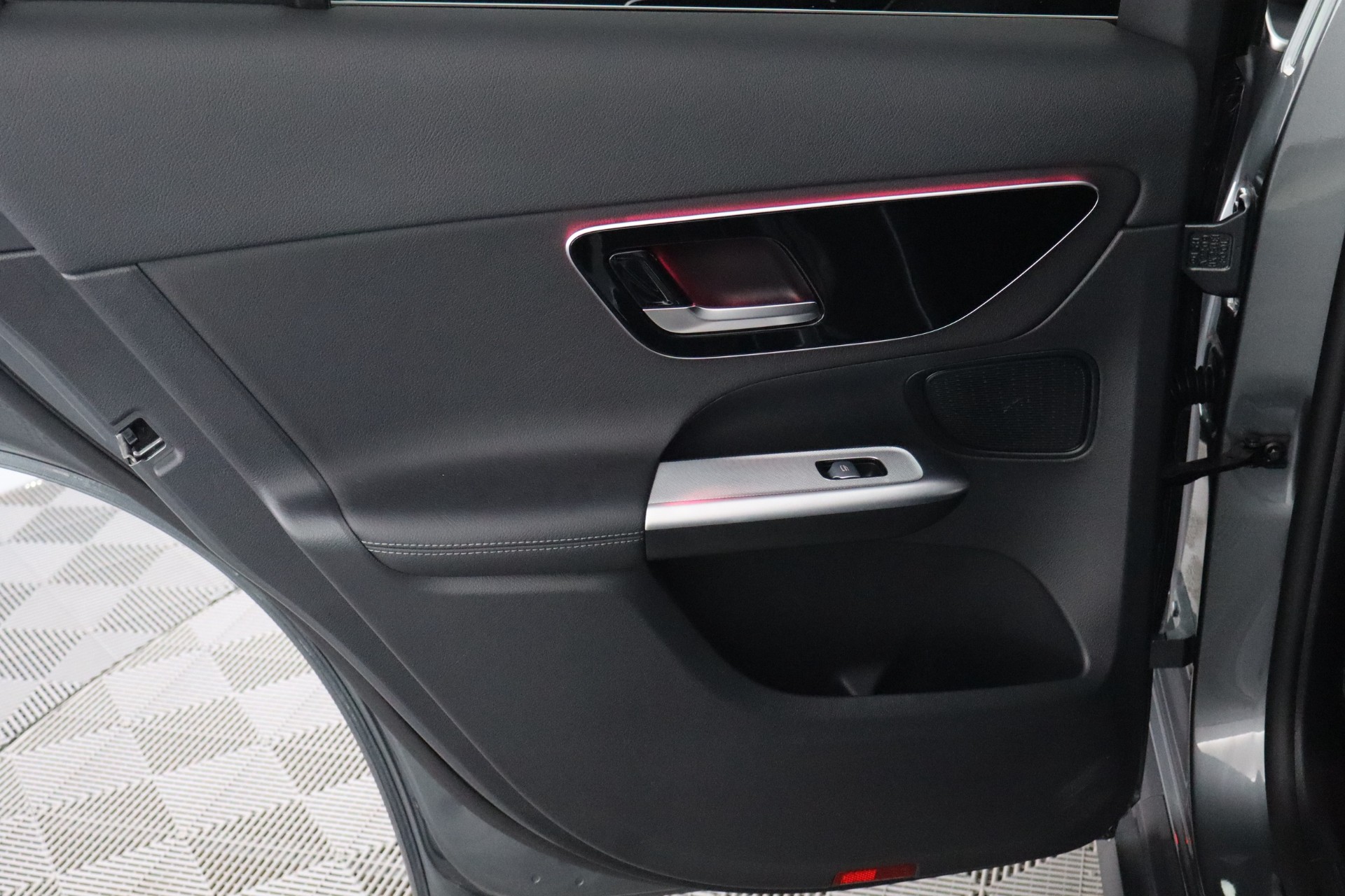 MERCEDES-BENZ GLC 2023