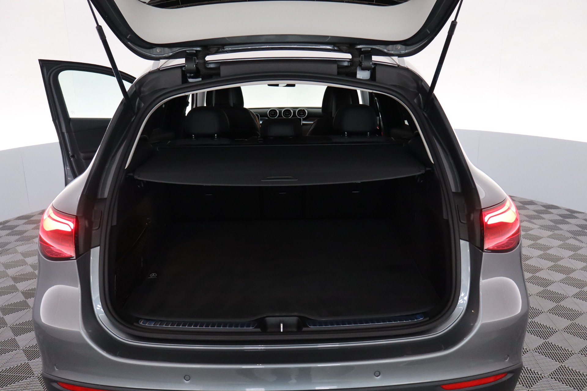 MERCEDES-BENZ GLC 2023