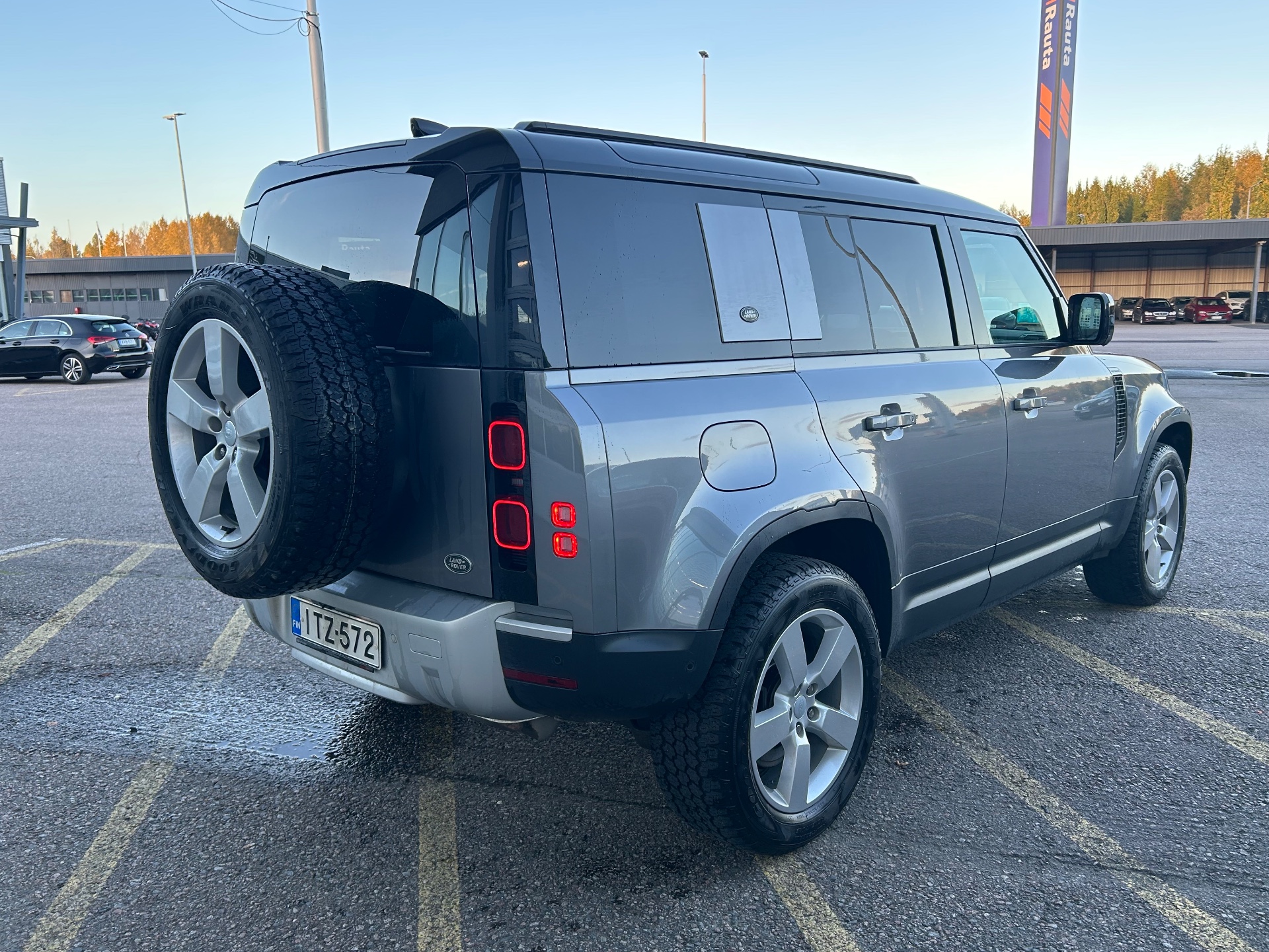 Land Rover Defender 2022