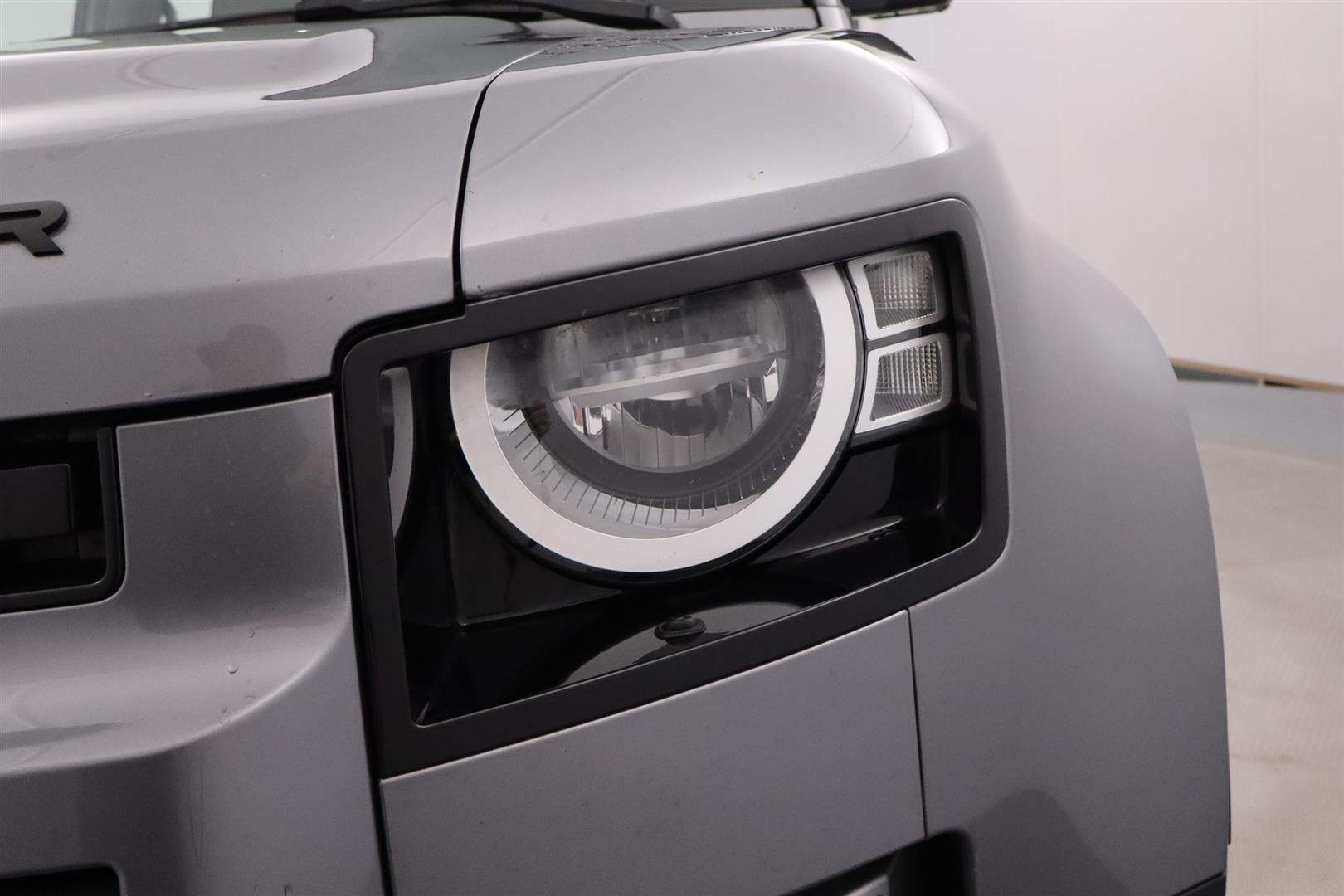 Land Rover Defender 2022