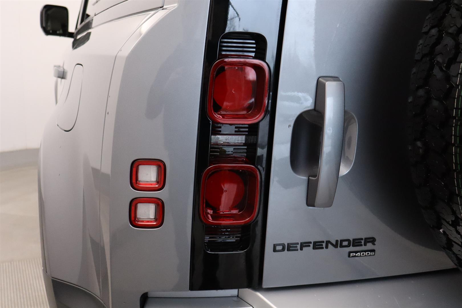 Land Rover Defender 2022
