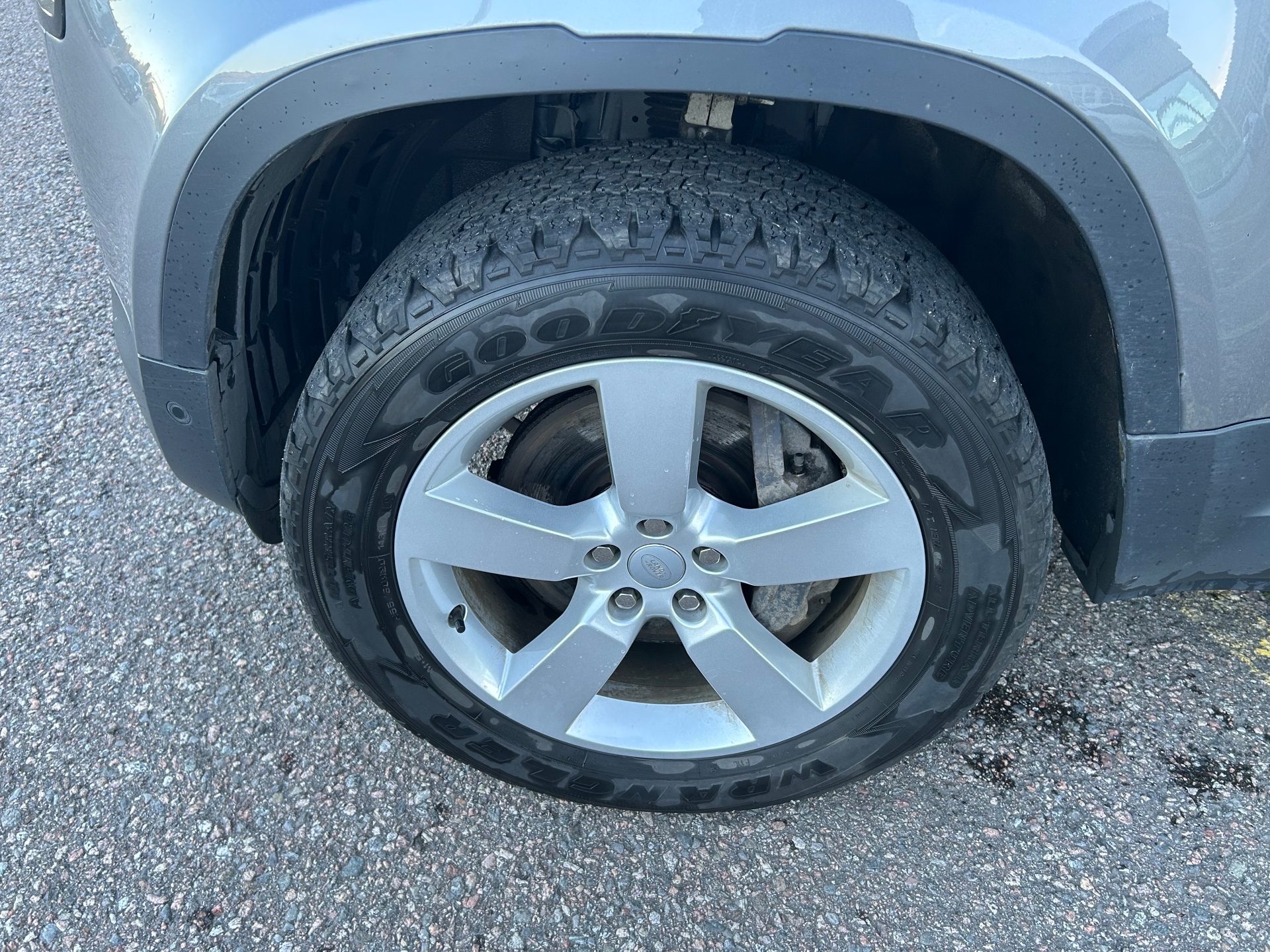 Land Rover Defender 2022