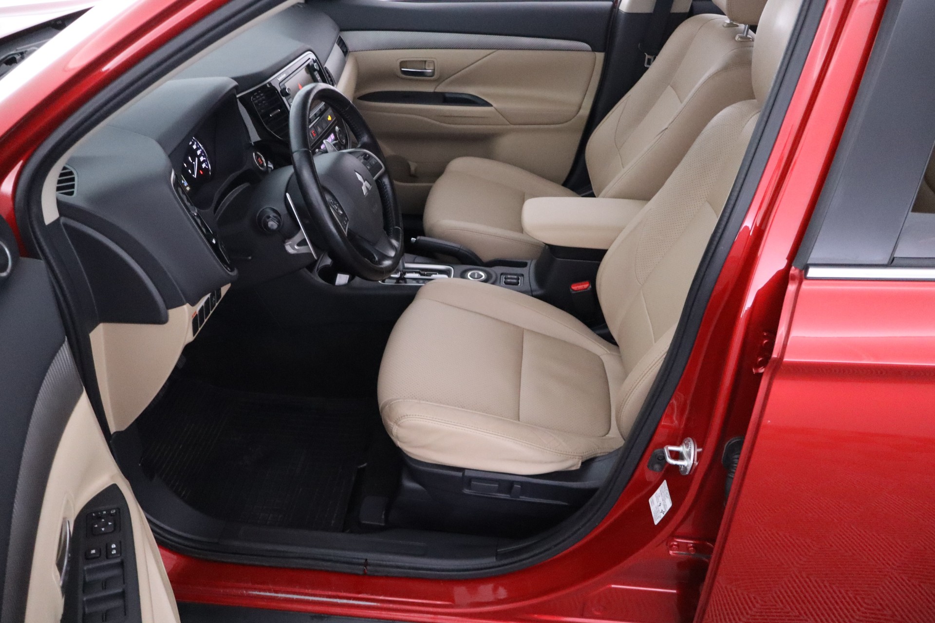 Mitsubishi Outlander 2014