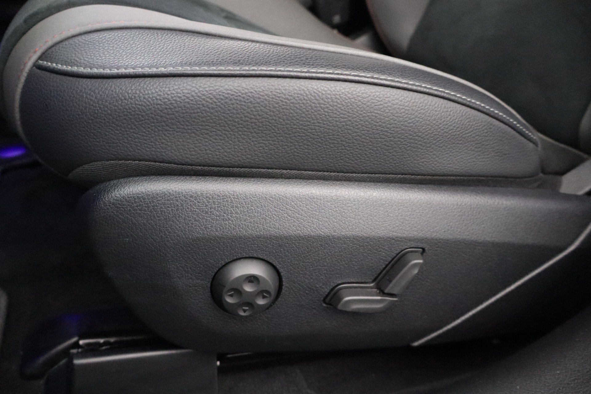 Mercedes-Benz EQE 2024