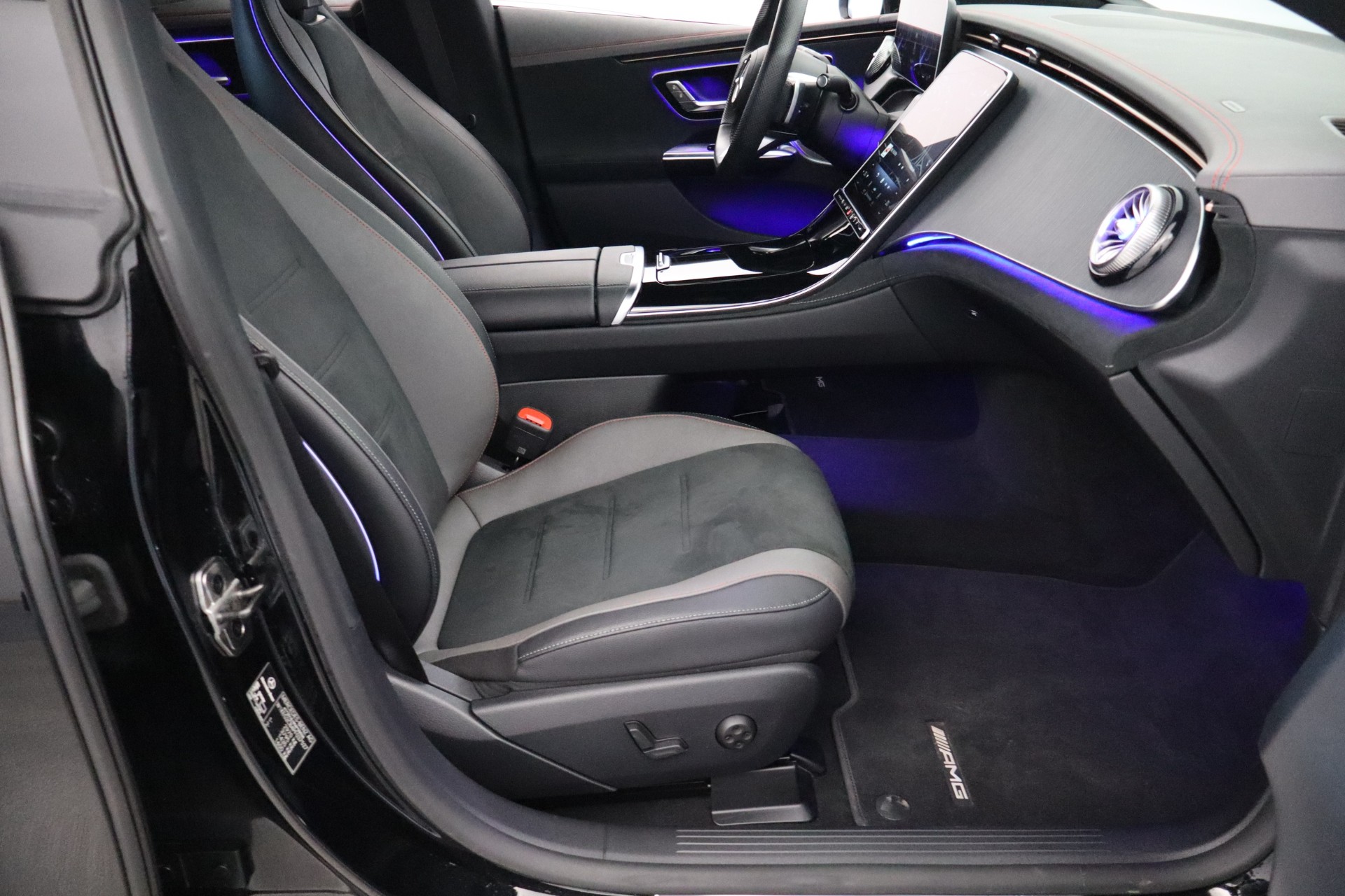 Mercedes-Benz EQE 2024