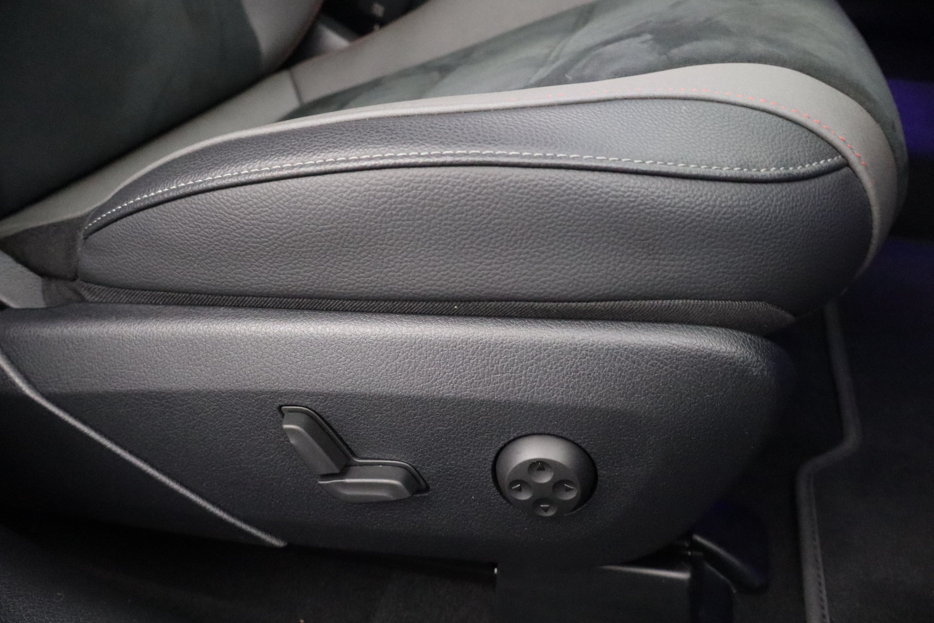 Mercedes-Benz EQE 2024