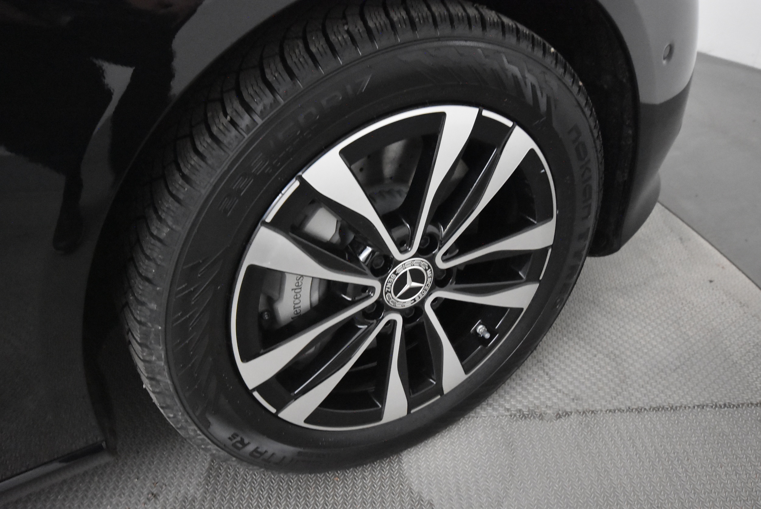 Mercedes-Benz C 2025