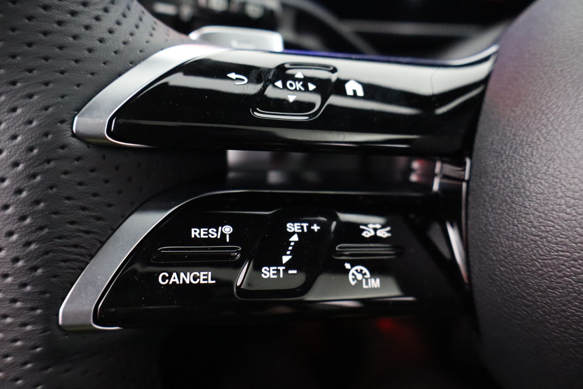 Mercedes-Benz EQE 2025