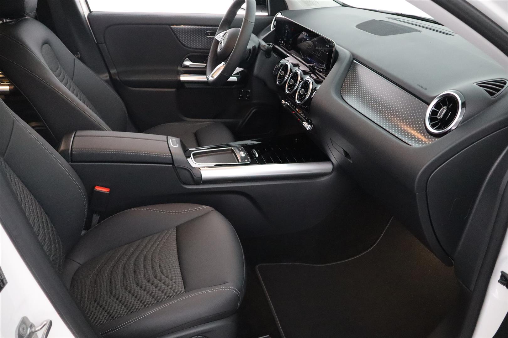 Mercedes-Benz GLA 2025