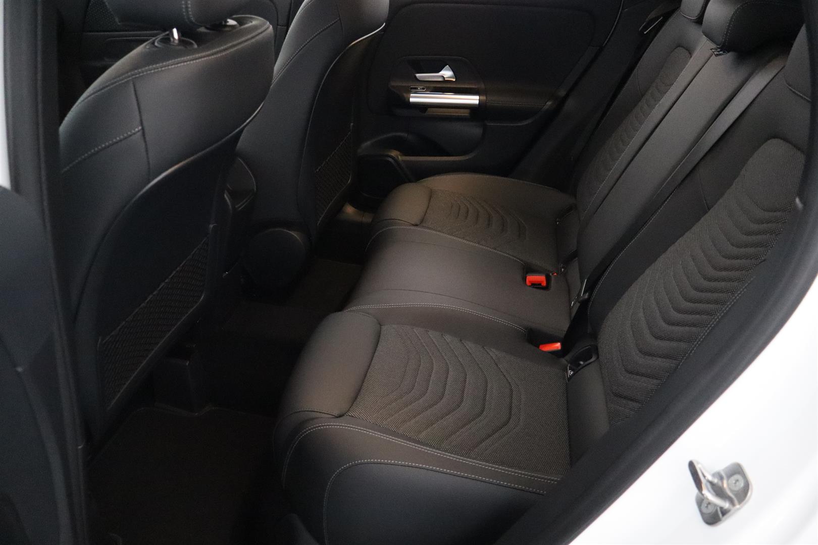 Mercedes-Benz GLA 2025