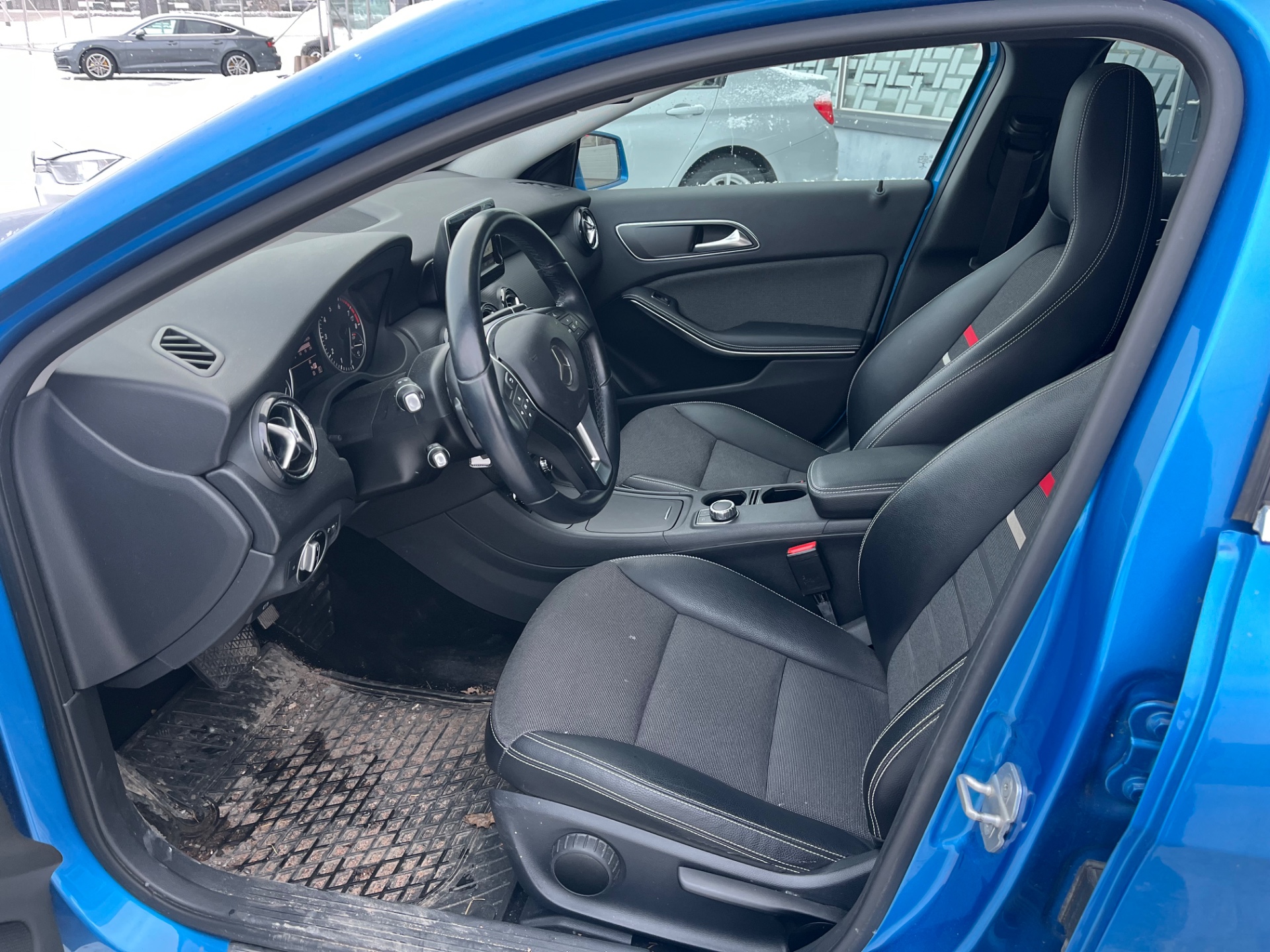 MERCEDES-BENZ A 2013