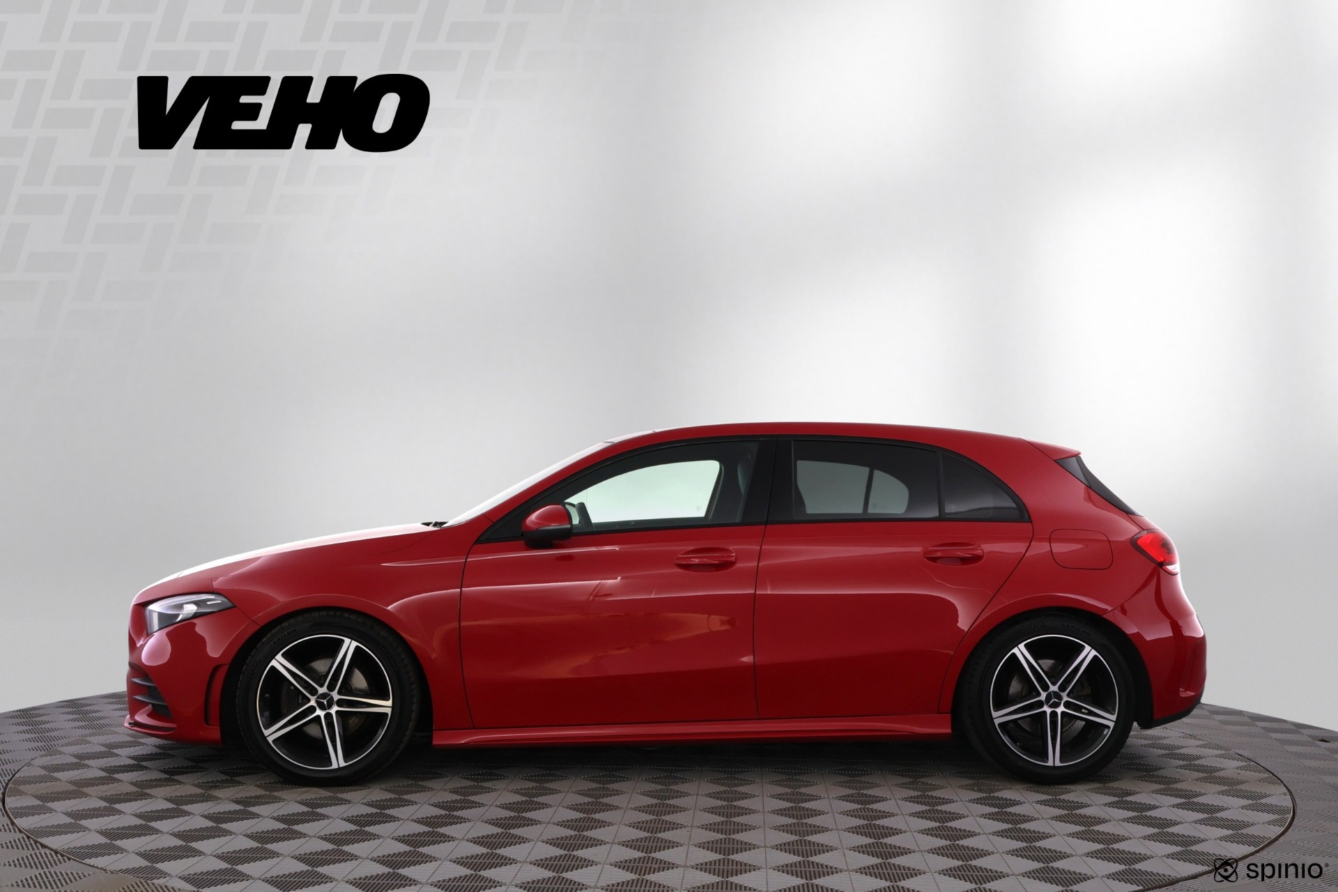 MERCEDES-BENZ A 2018
