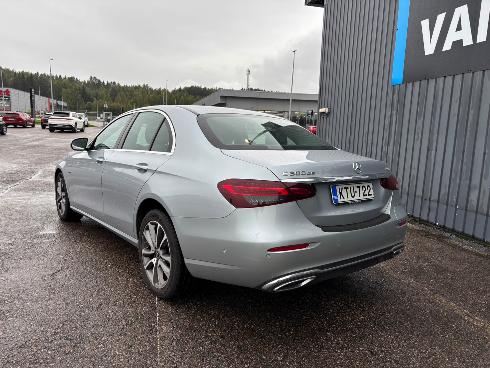MERCEDES-BENZ E 2020