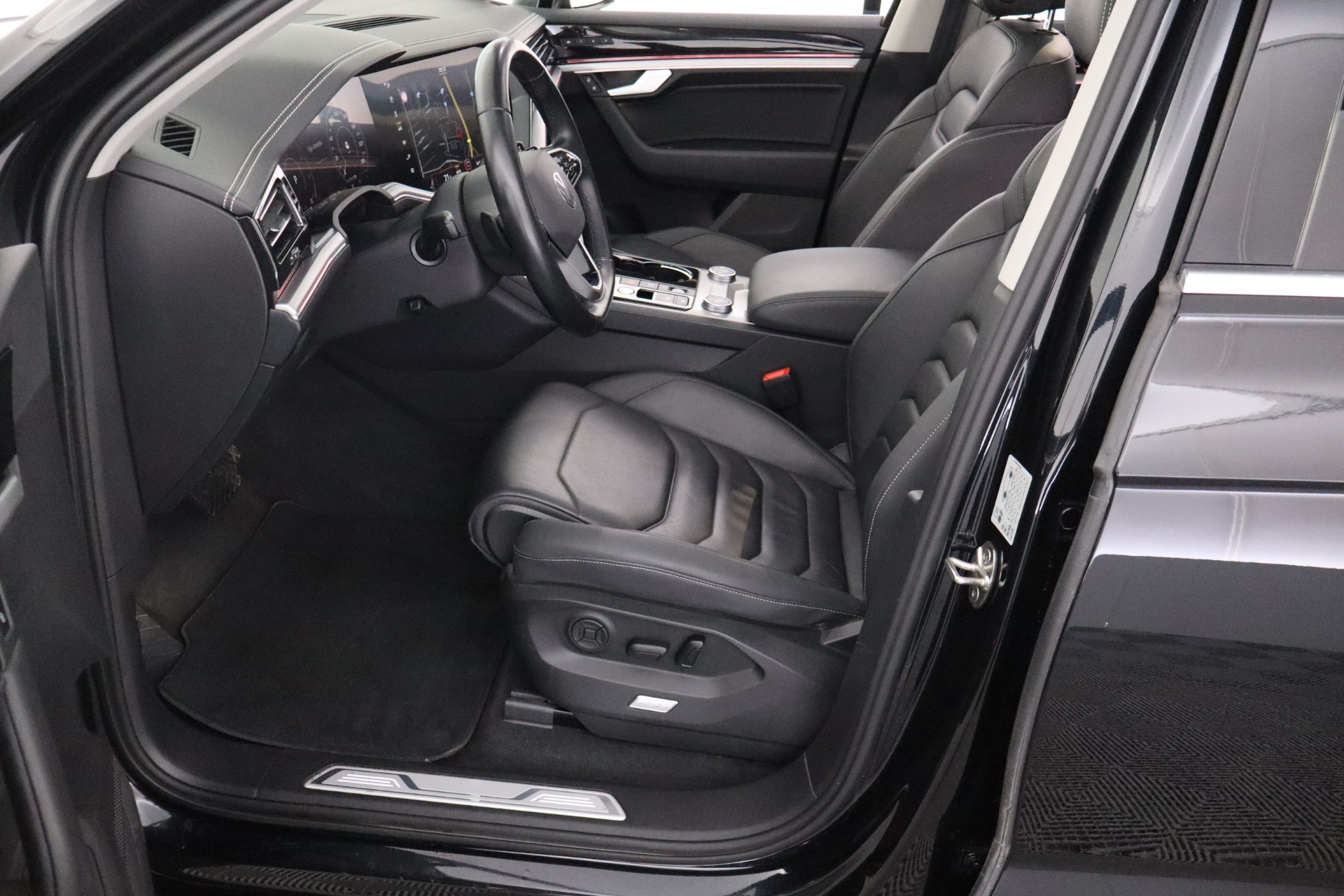 VOLKSWAGEN TOUAREG 2021