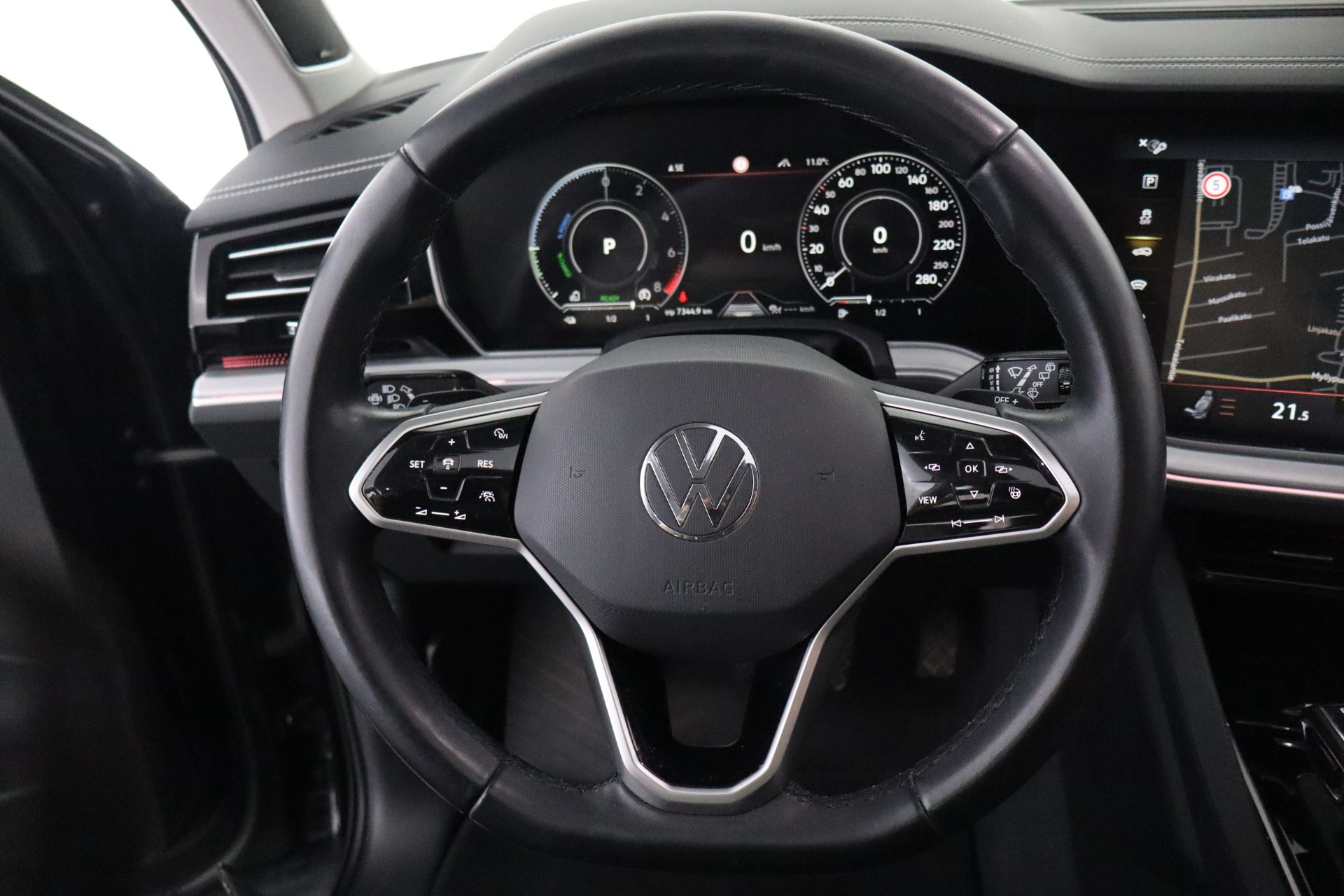 VOLKSWAGEN TOUAREG 2021