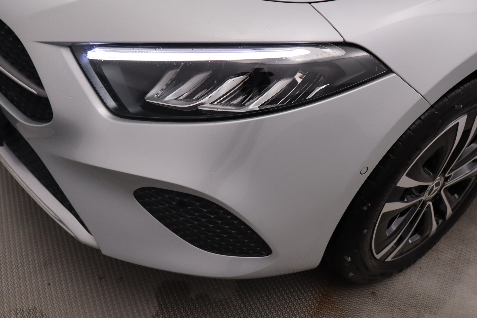 MERCEDES-BENZ A 2023