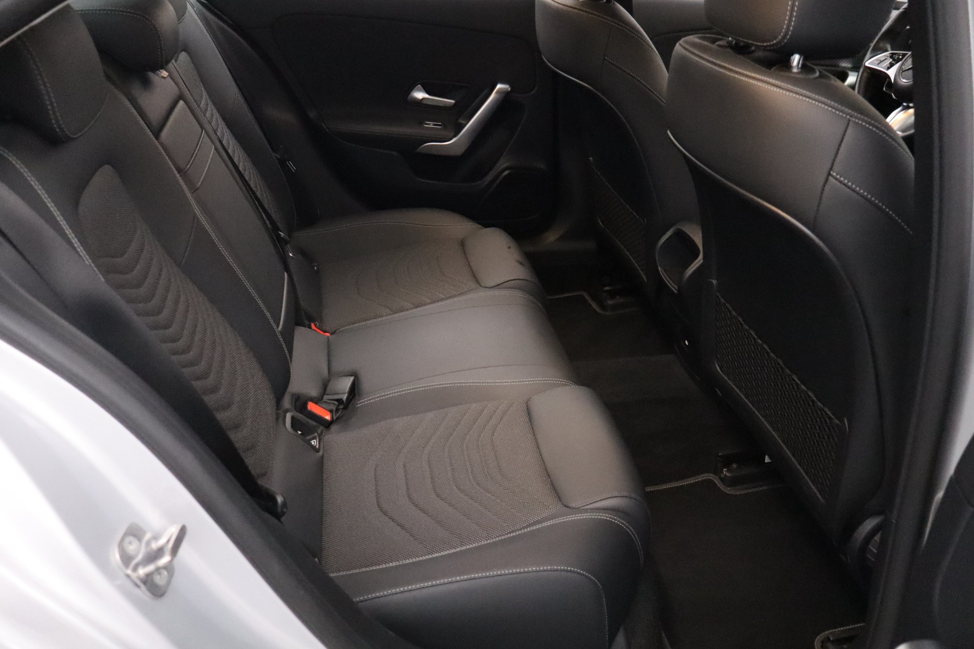 MERCEDES-BENZ A 2023