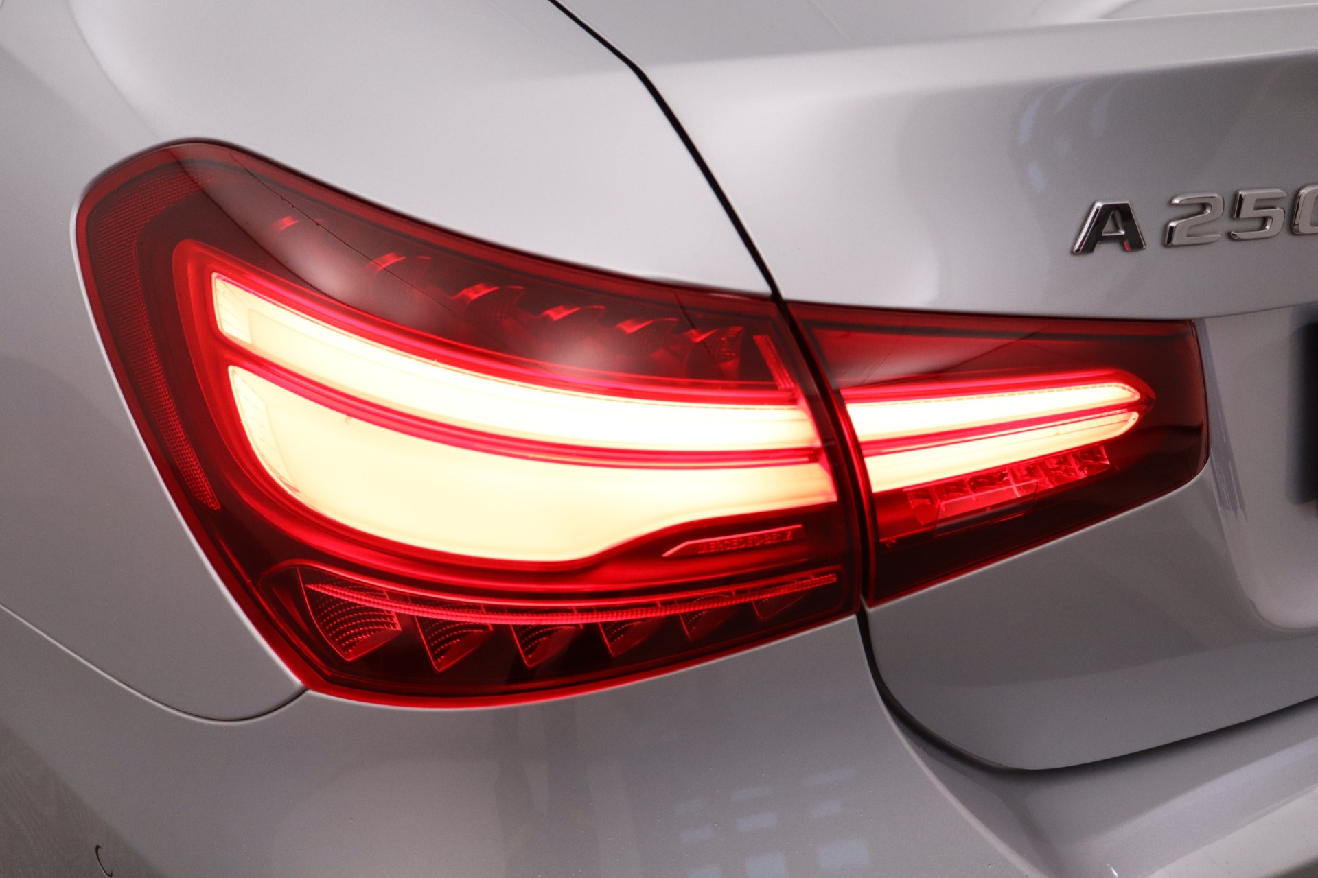 MERCEDES-BENZ A 2023