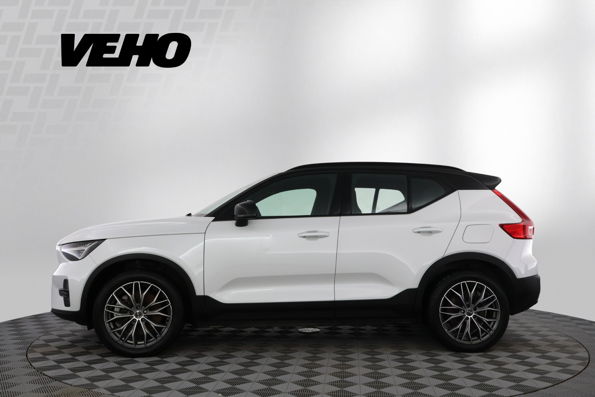 VOLVO XC40 2022