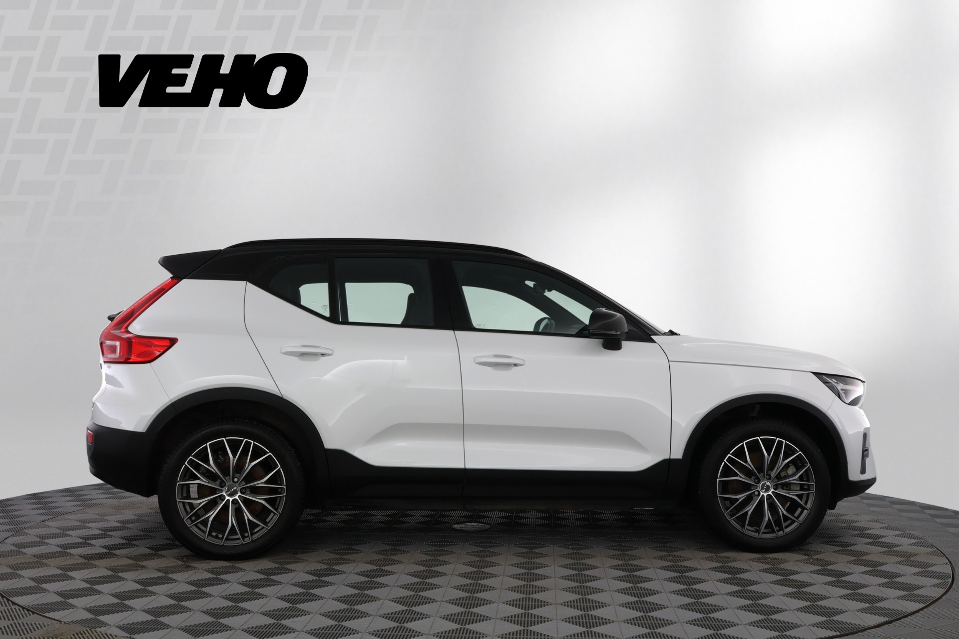 VOLVO XC40 2022