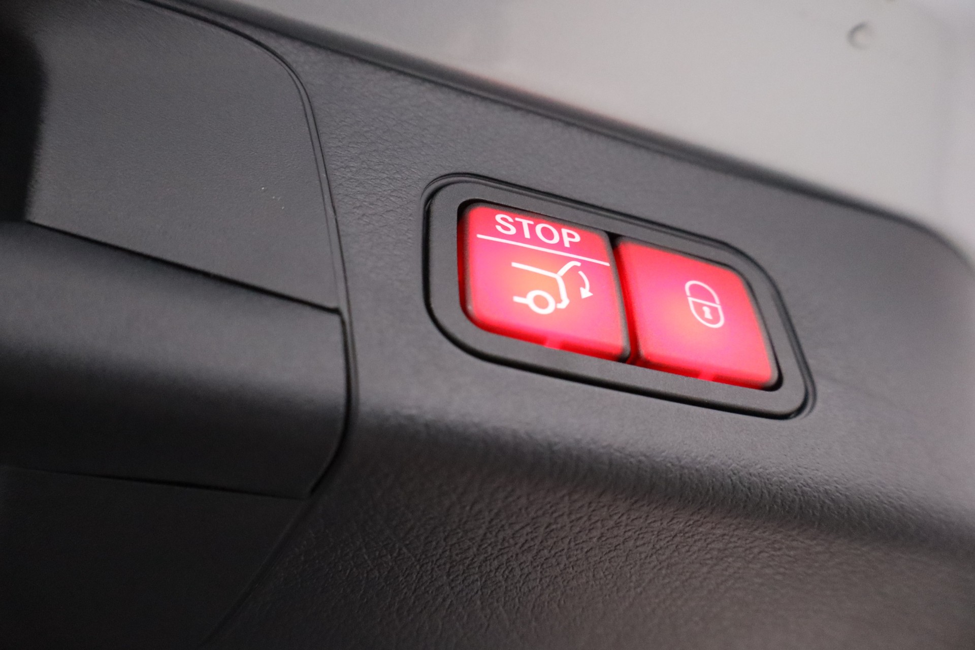 Mercedes-Benz EQB 2025