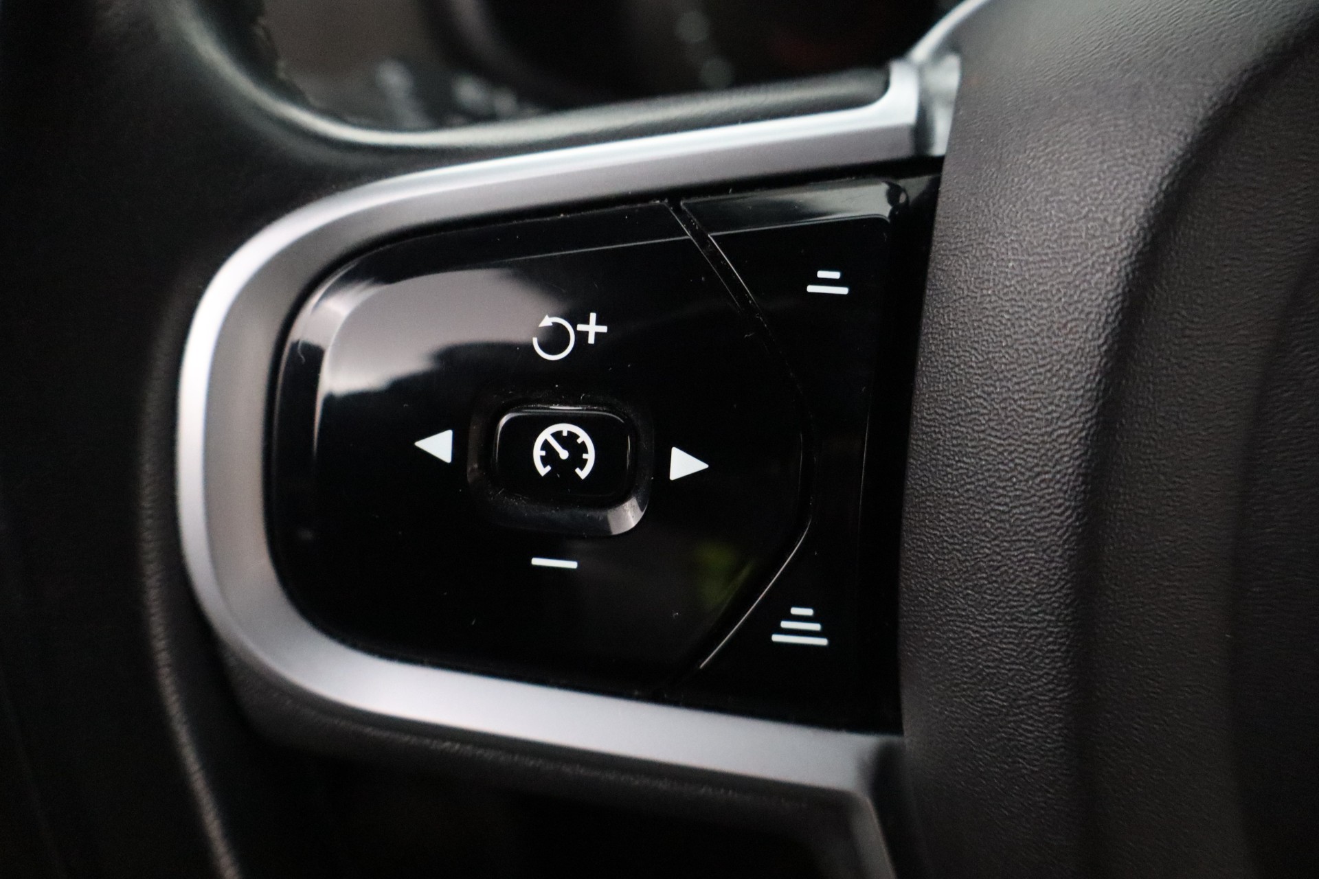 VOLVO V90 Cross Country 2018