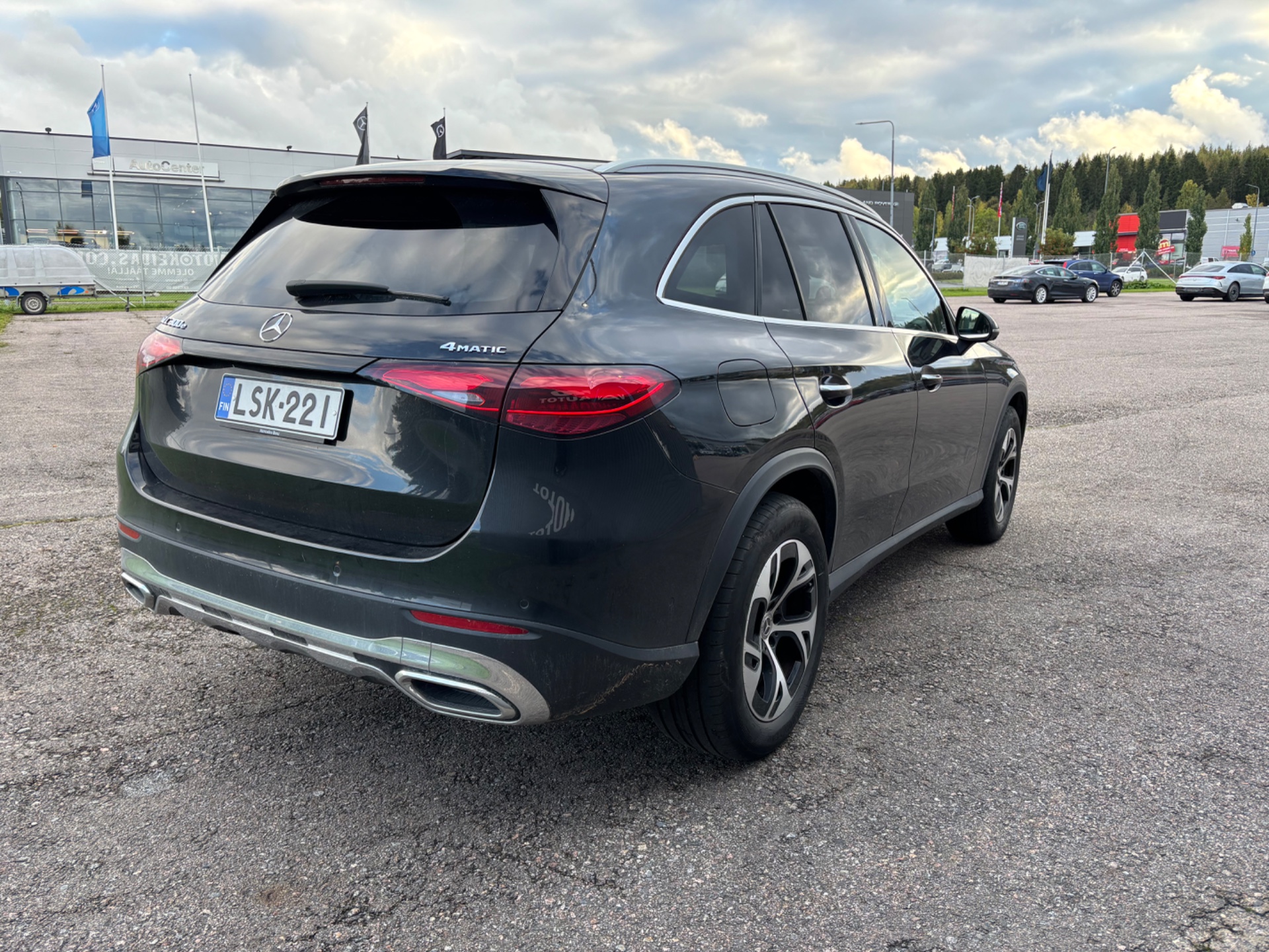 MERCEDES-BENZ GLC 2023