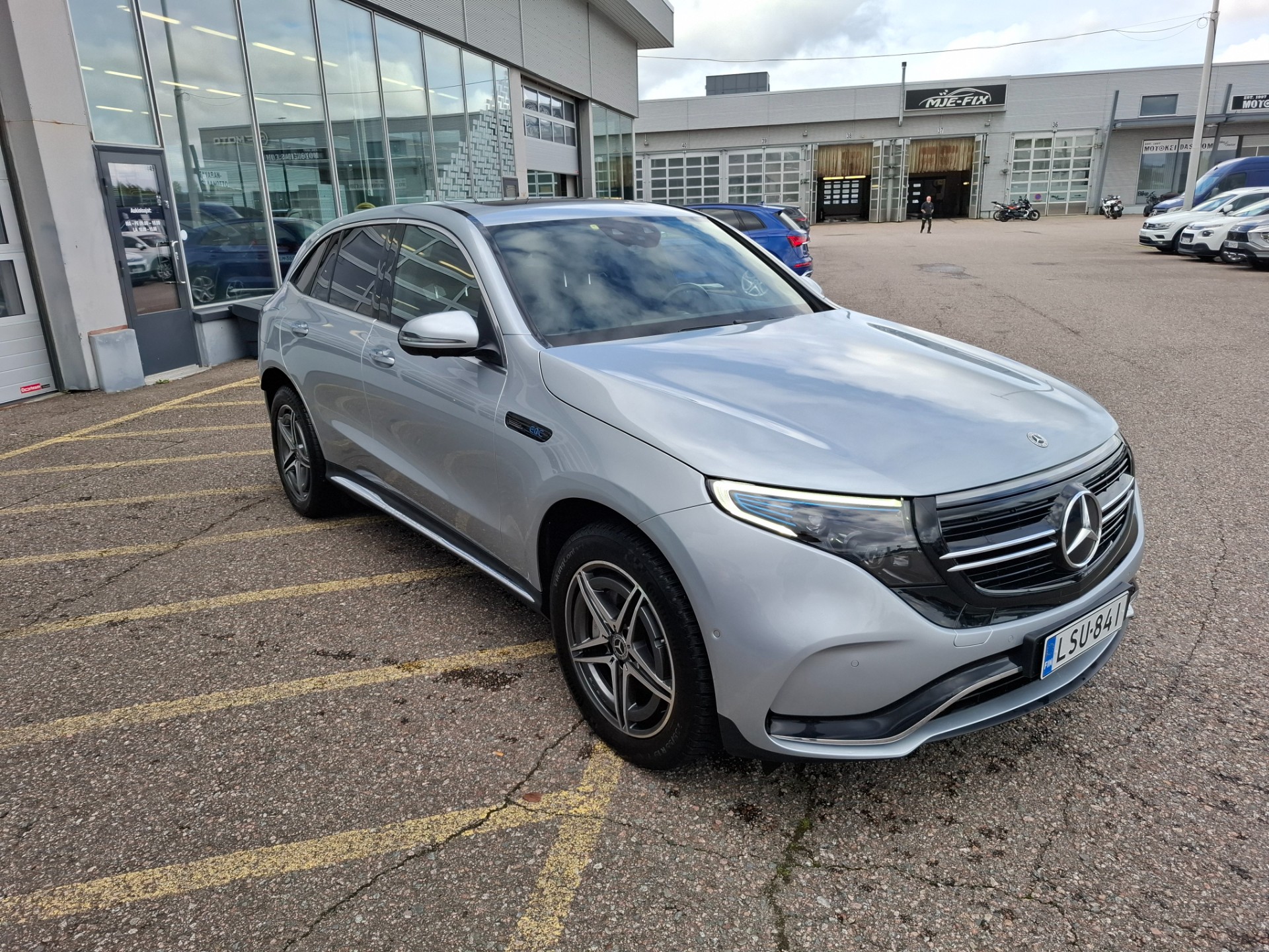 MERCEDES-BENZ EQC 2021