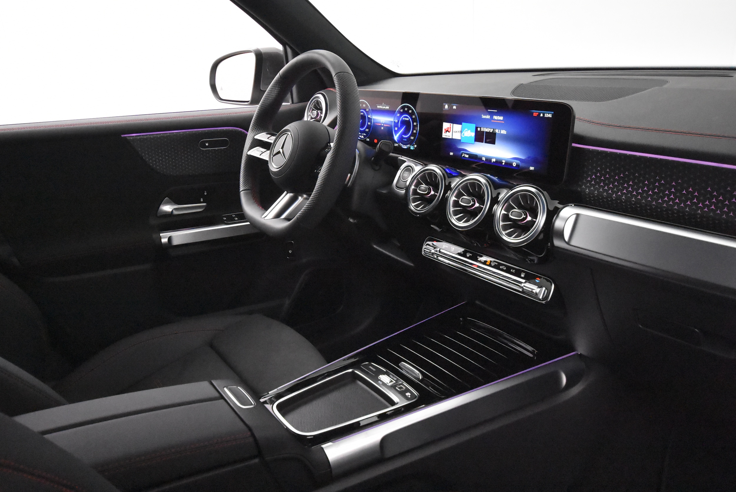 Mercedes-Benz EQB 2025