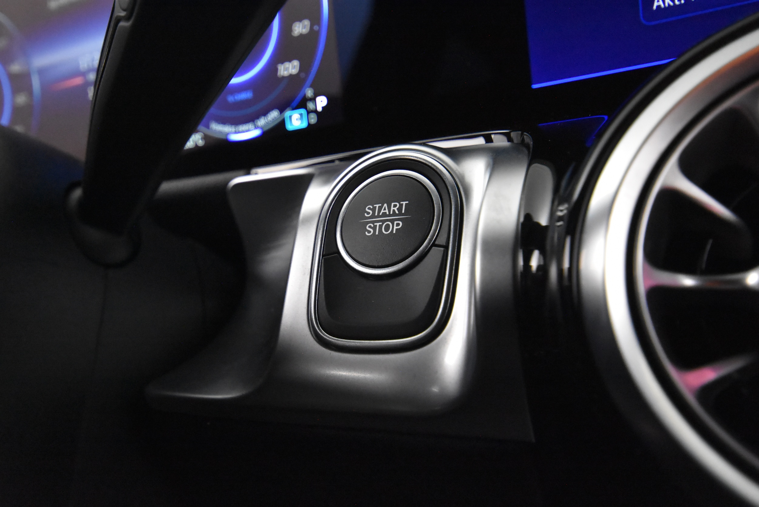 Mercedes-Benz EQB 2025