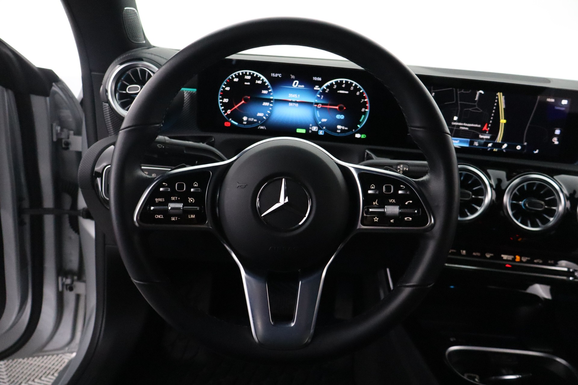 MERCEDES-BENZ CLA 2022