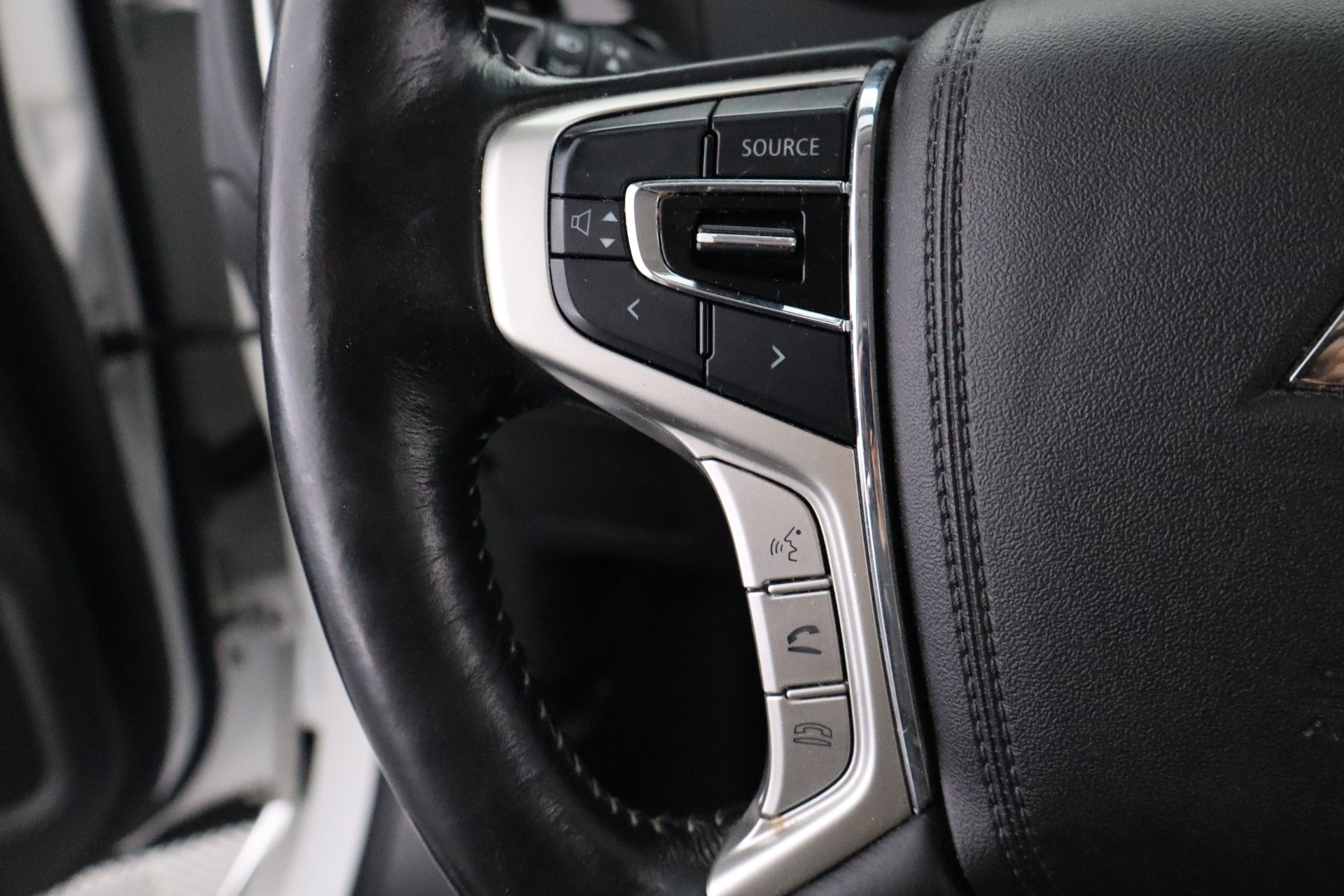 MITSUBISHI Outlander PHEV 2019
