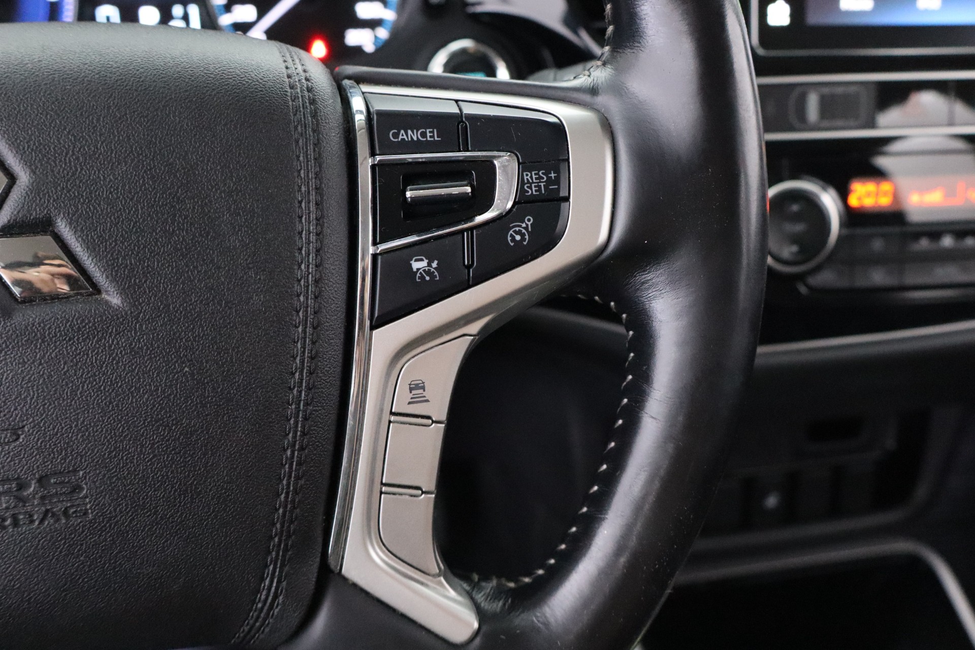 MITSUBISHI Outlander PHEV 2019