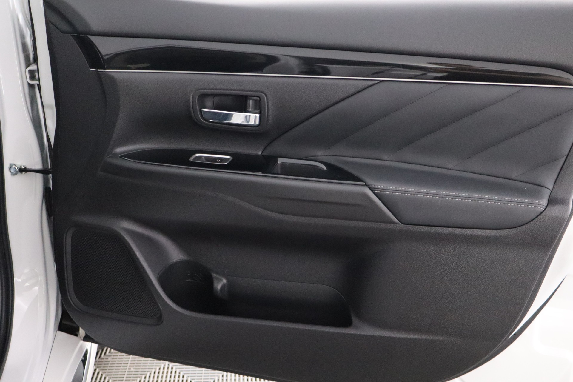 MITSUBISHI Outlander PHEV 2019
