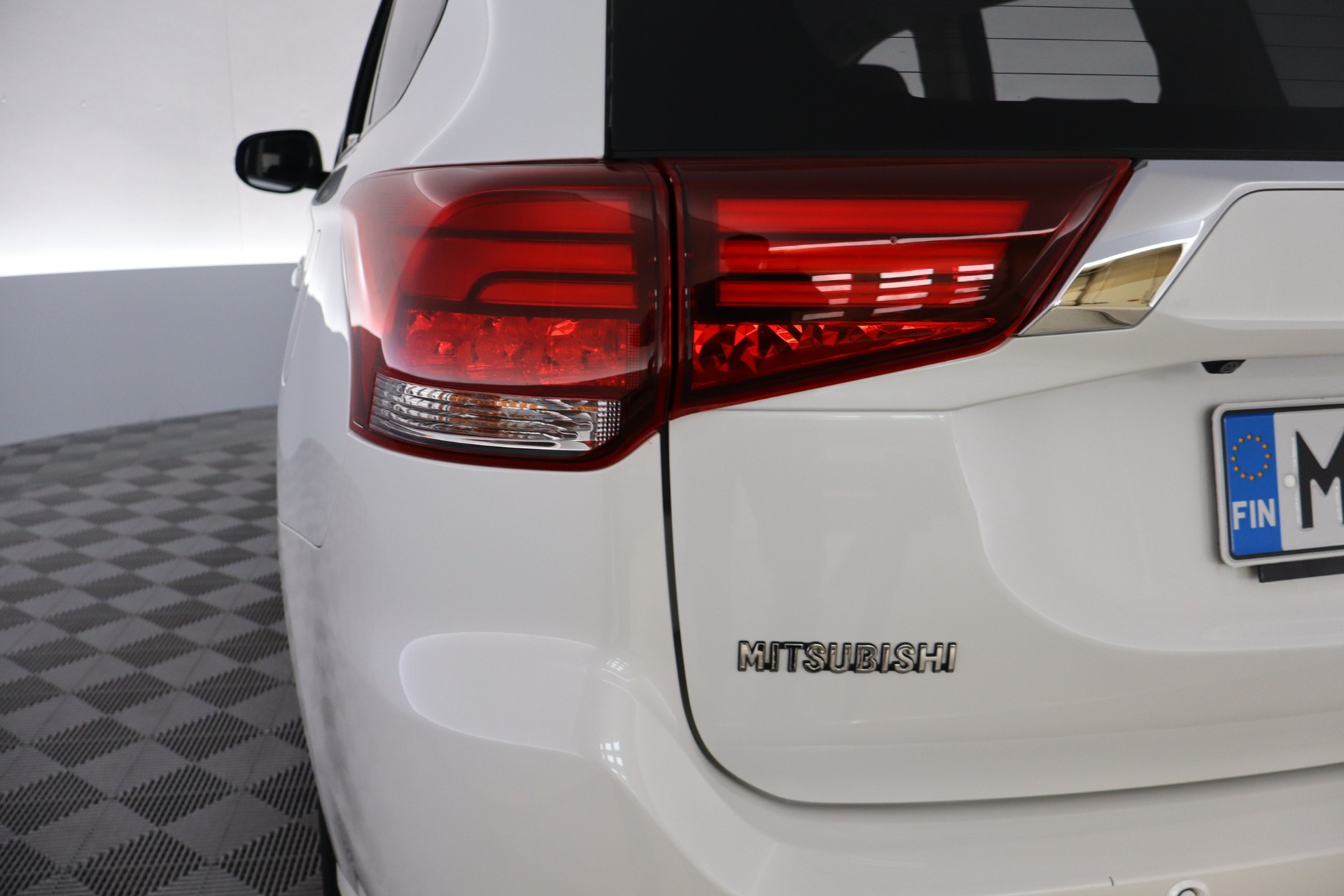 MITSUBISHI Outlander PHEV 2019