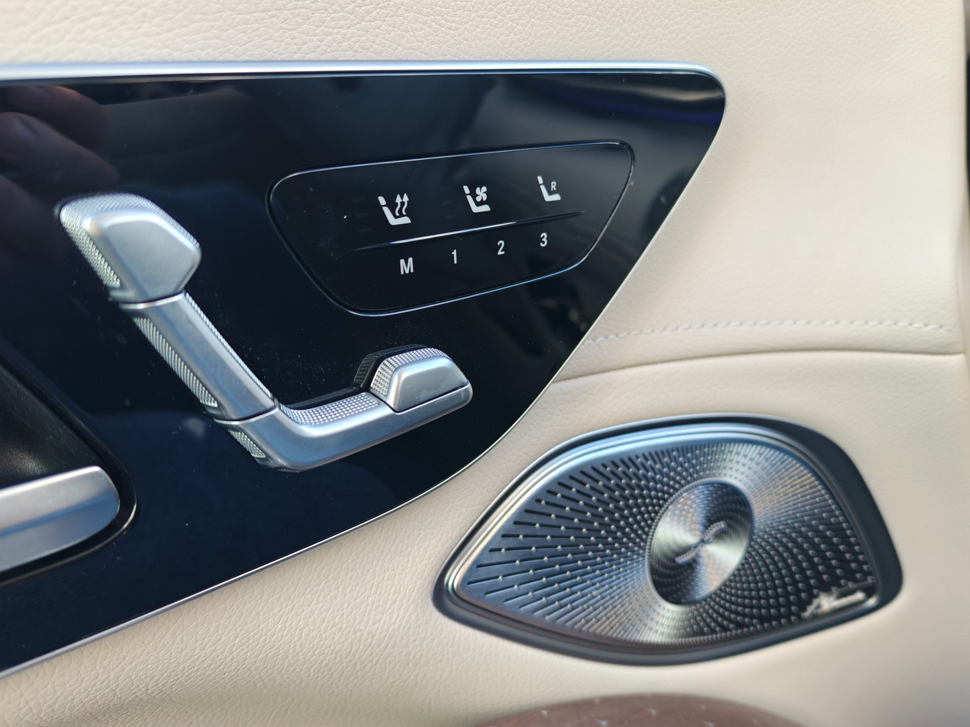 Mercedes-Benz EQS SUV 2023