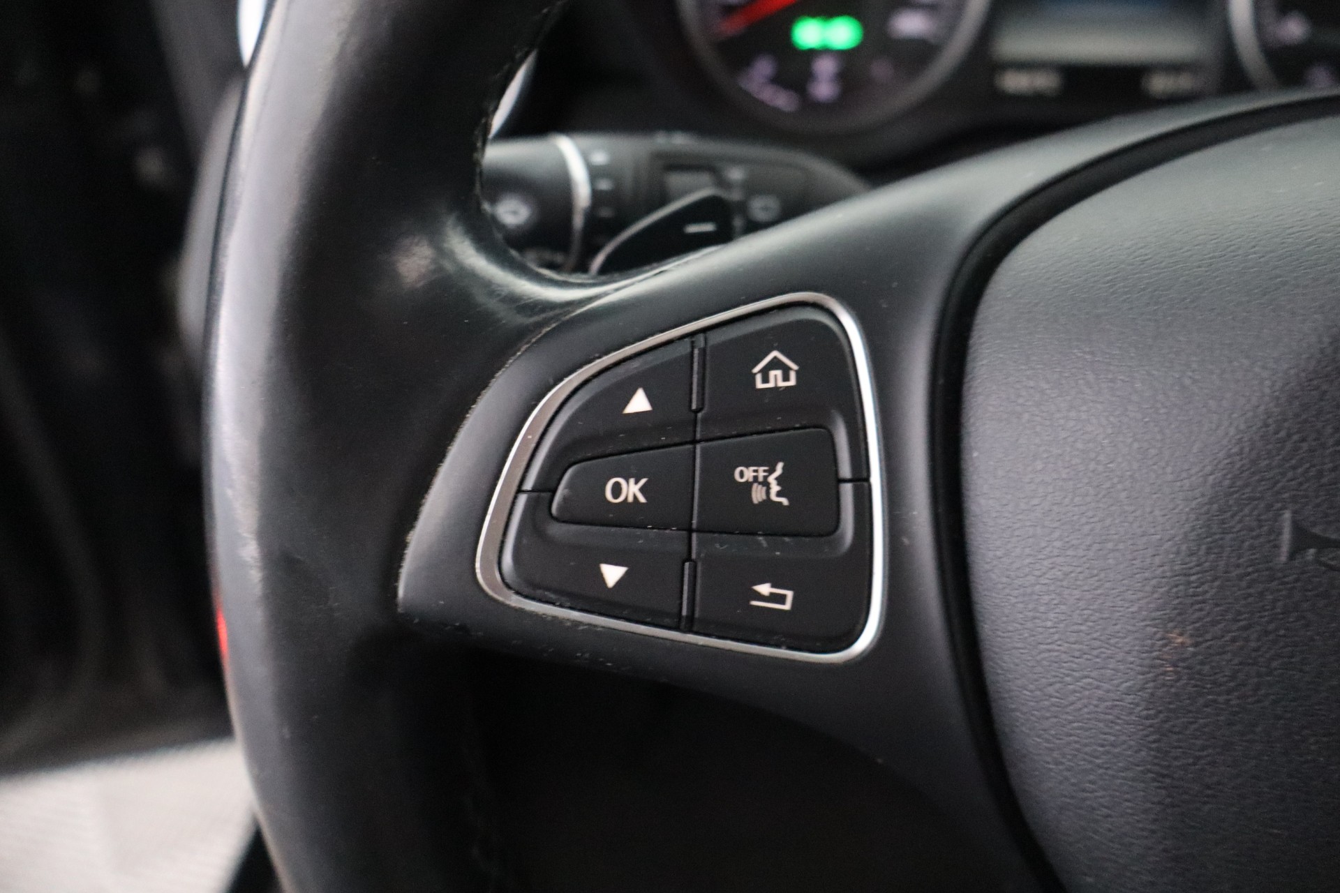 MERCEDES-BENZ C 2015
